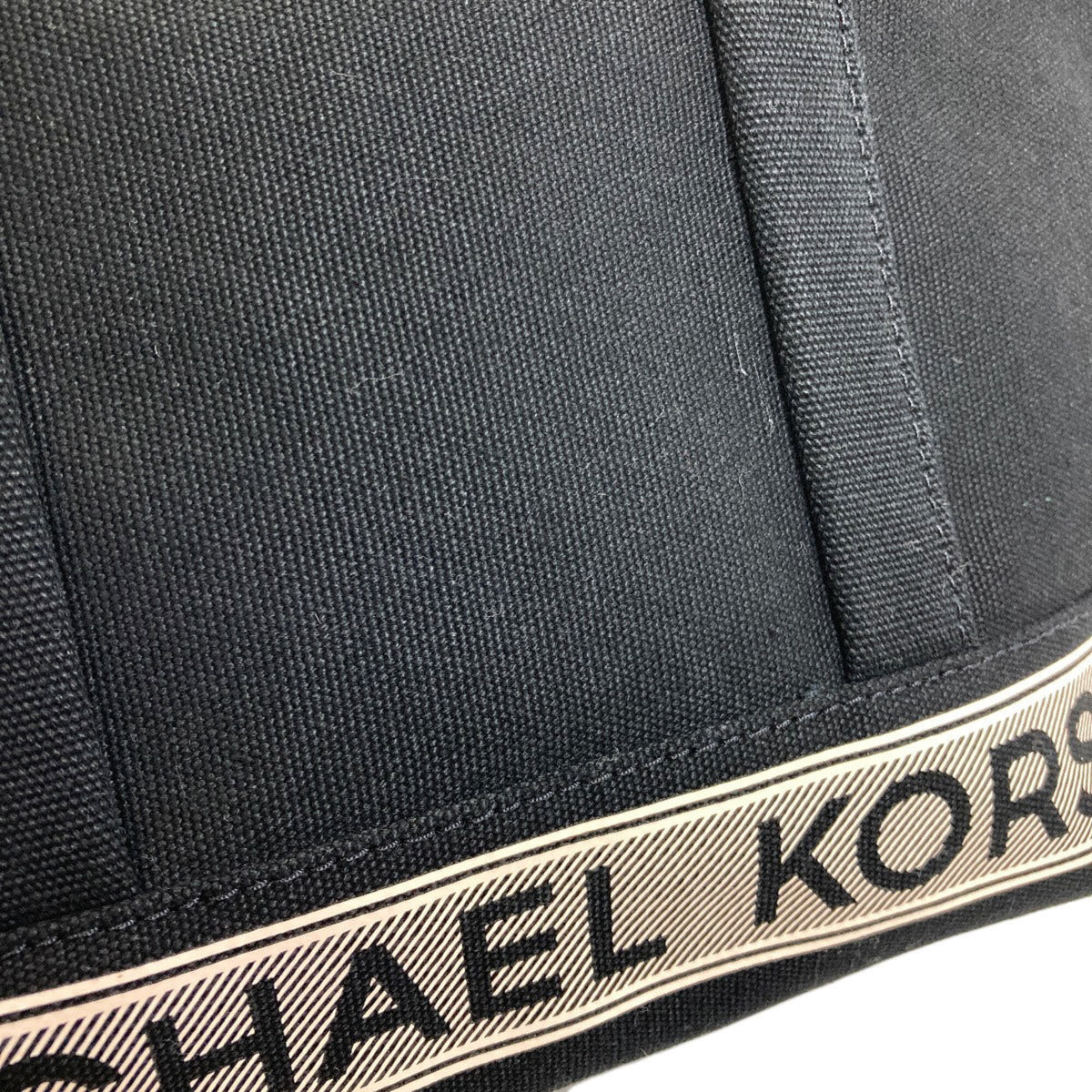 Michael Kors Black Canvas Handbag (Pre-Owned)