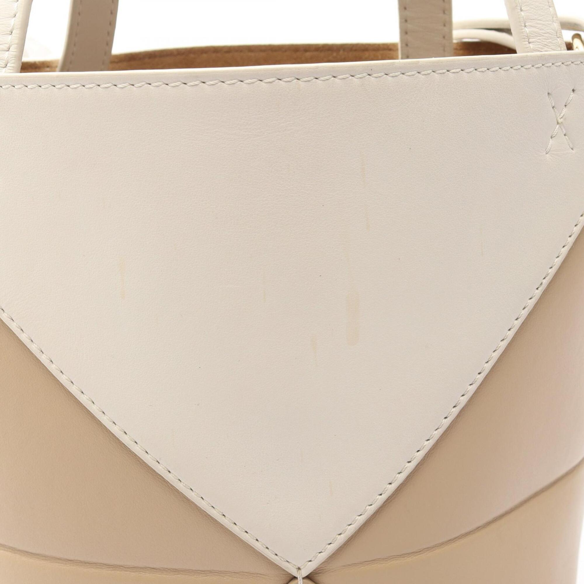 Loewe Beige Ivory Leather Handbag (Pre-Owned)