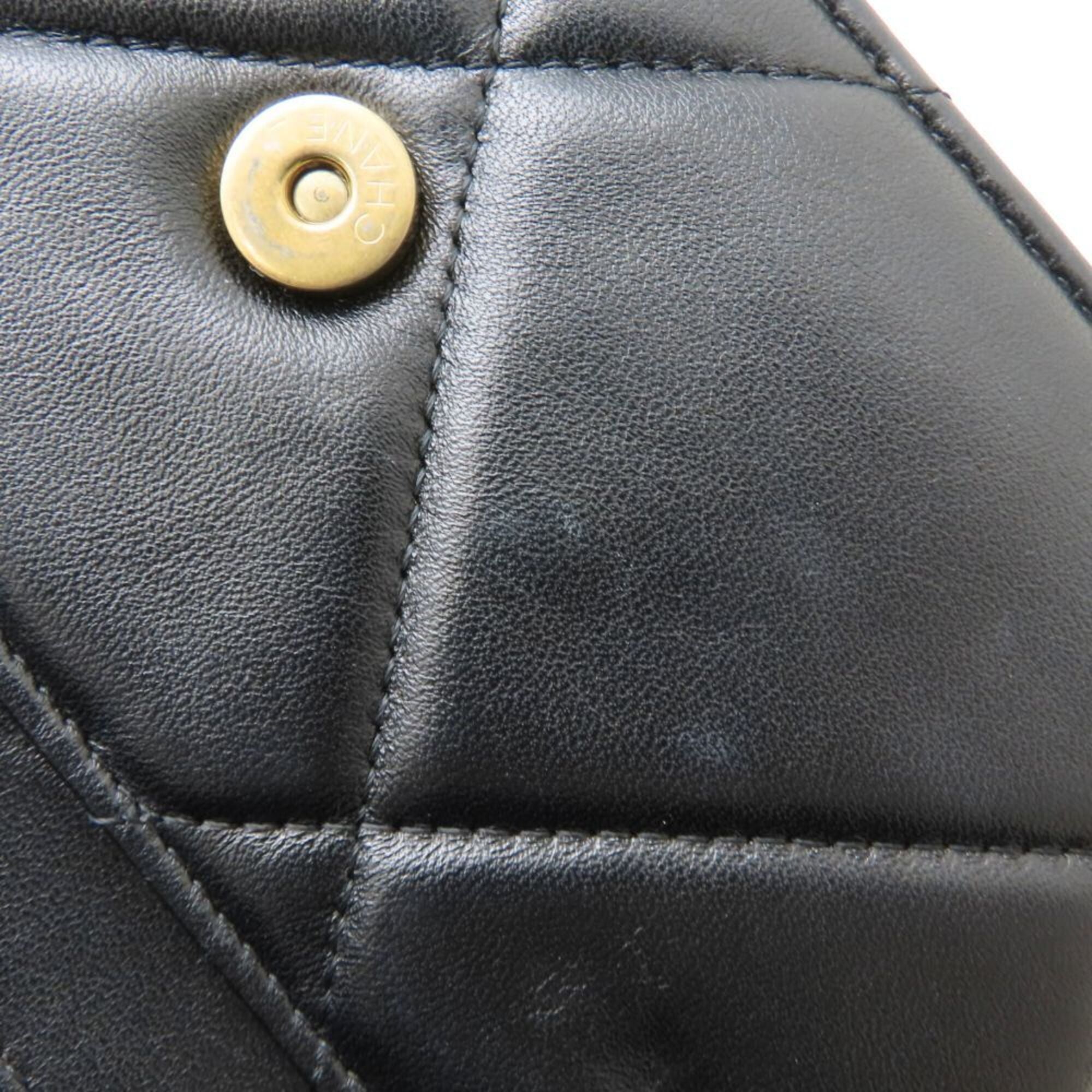 Chanel Black Leather Shoulder Bag (Pre-Owned)