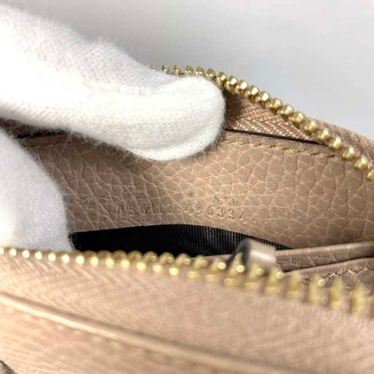 Gucci Pink Beige Leather Long Wallet (Bi-Fold) (Pre-Owned)