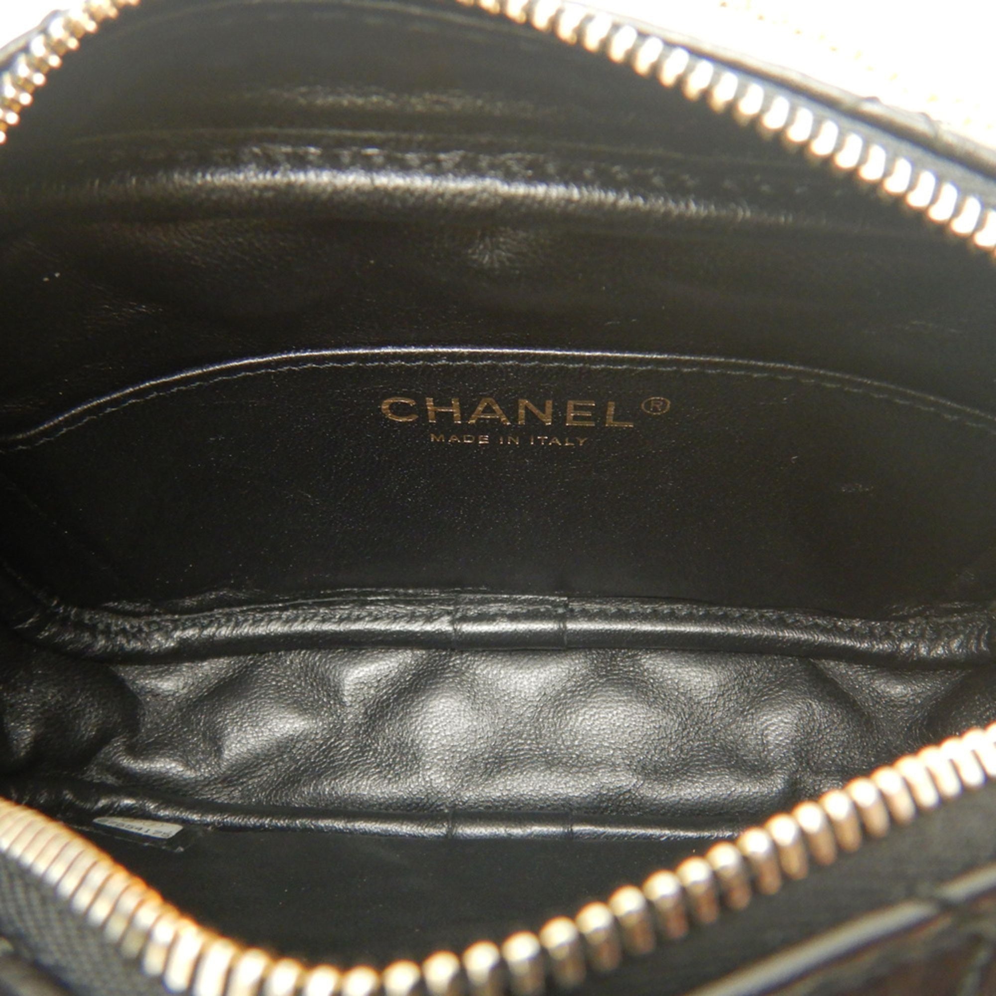 Chanel Black Leather Shoulder Bag (Pre-Owned)