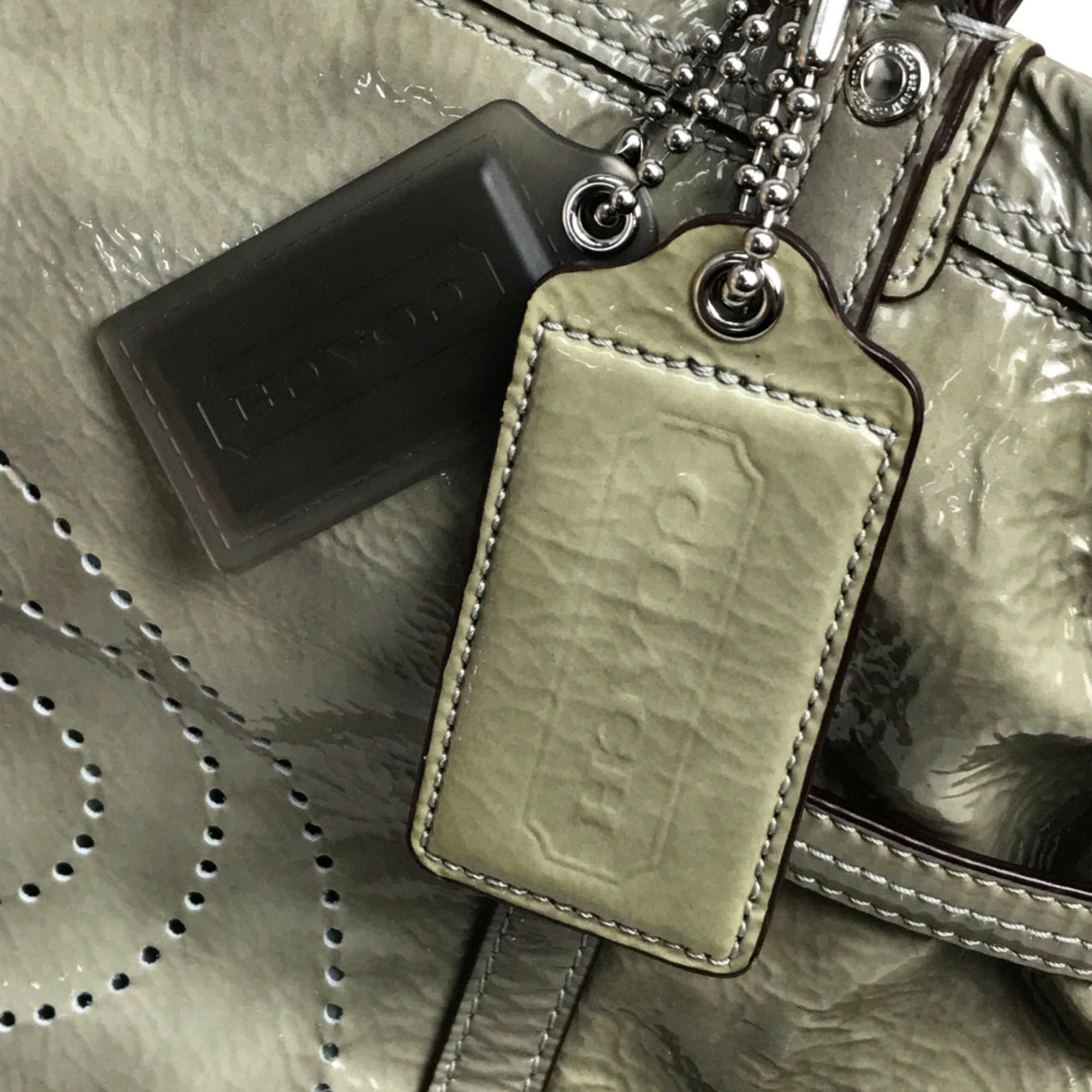 Coach Gray Leather Shoulder Bag (Pre-Owned)