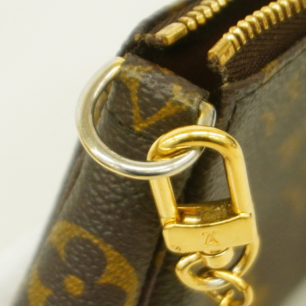 Louis Vuitton Brown Pouch (Pre-Owned)
