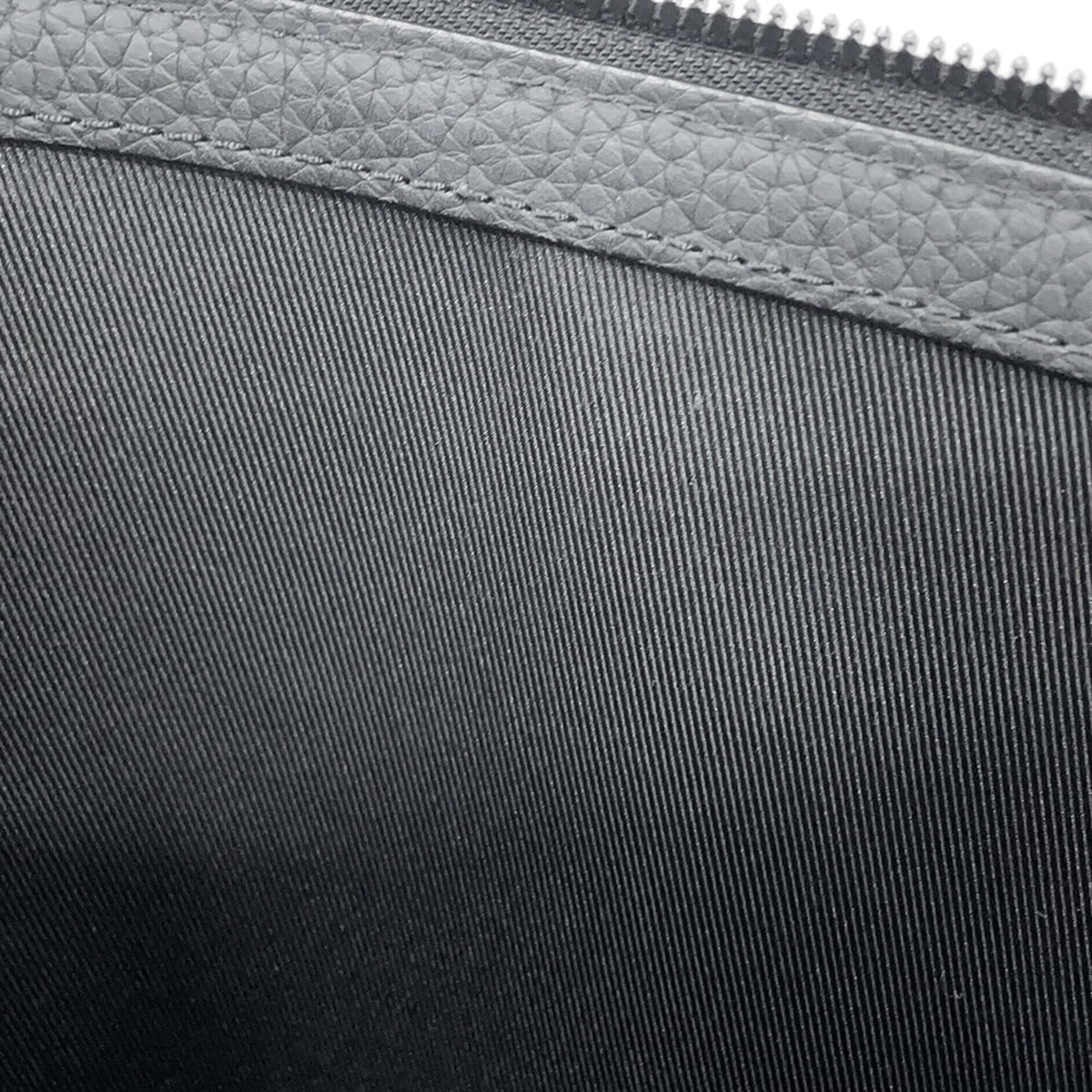 Louis Vuitton Noir Monogram Handbag (Pre-Owned)