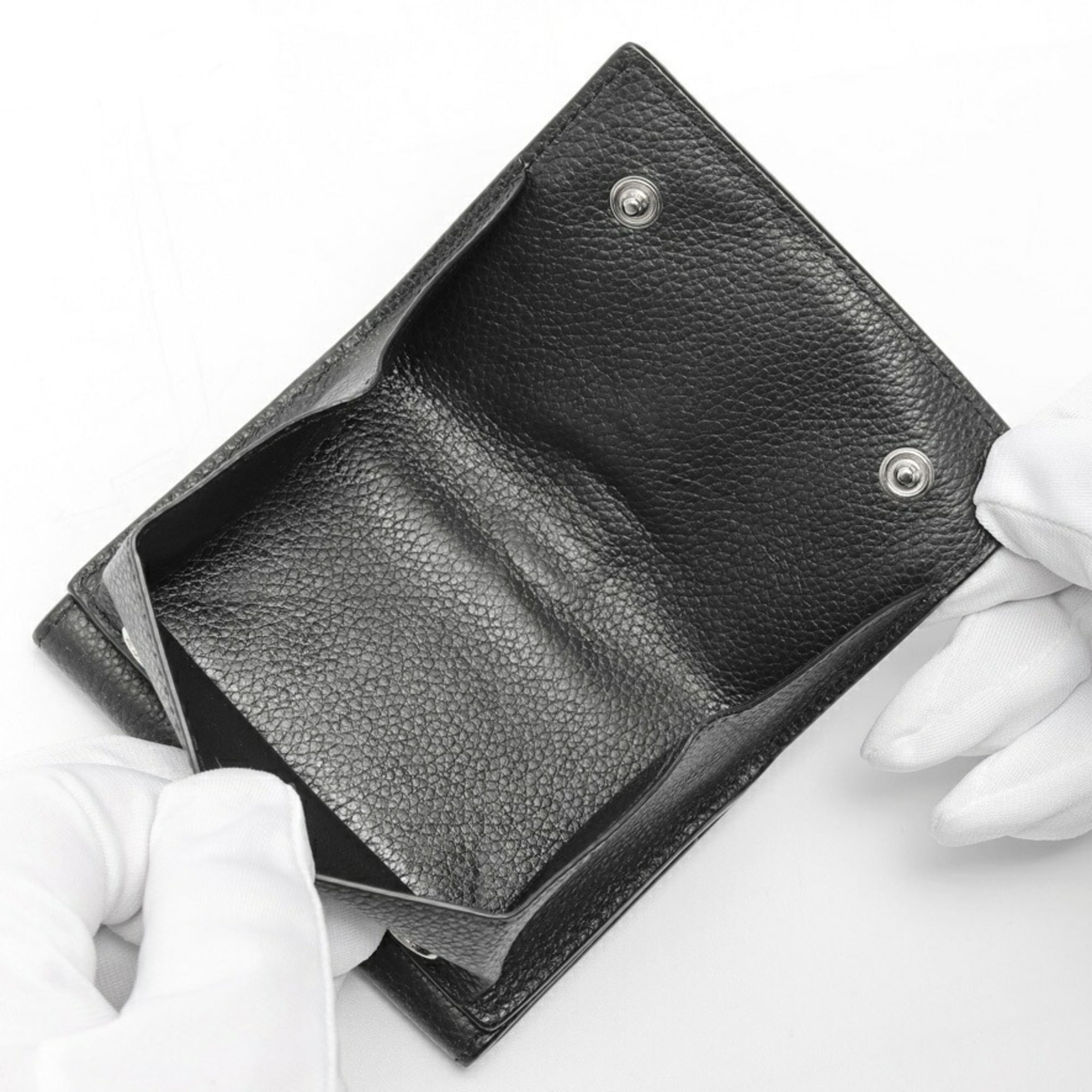 Saint Laurent Black Leather Wallet (Tri-Fold) (Pre-Owned)