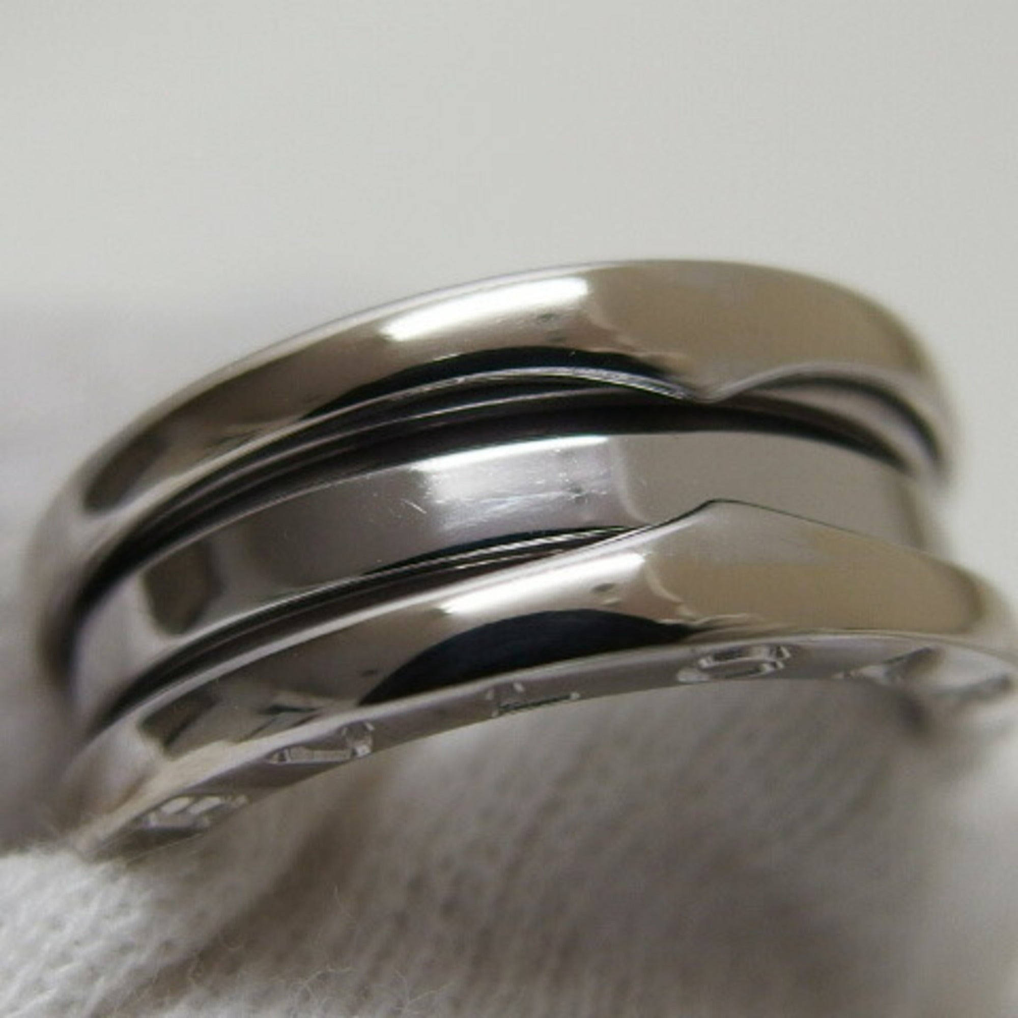Bvlgari White Gold (18K) Band Ring (Pre-Owned)