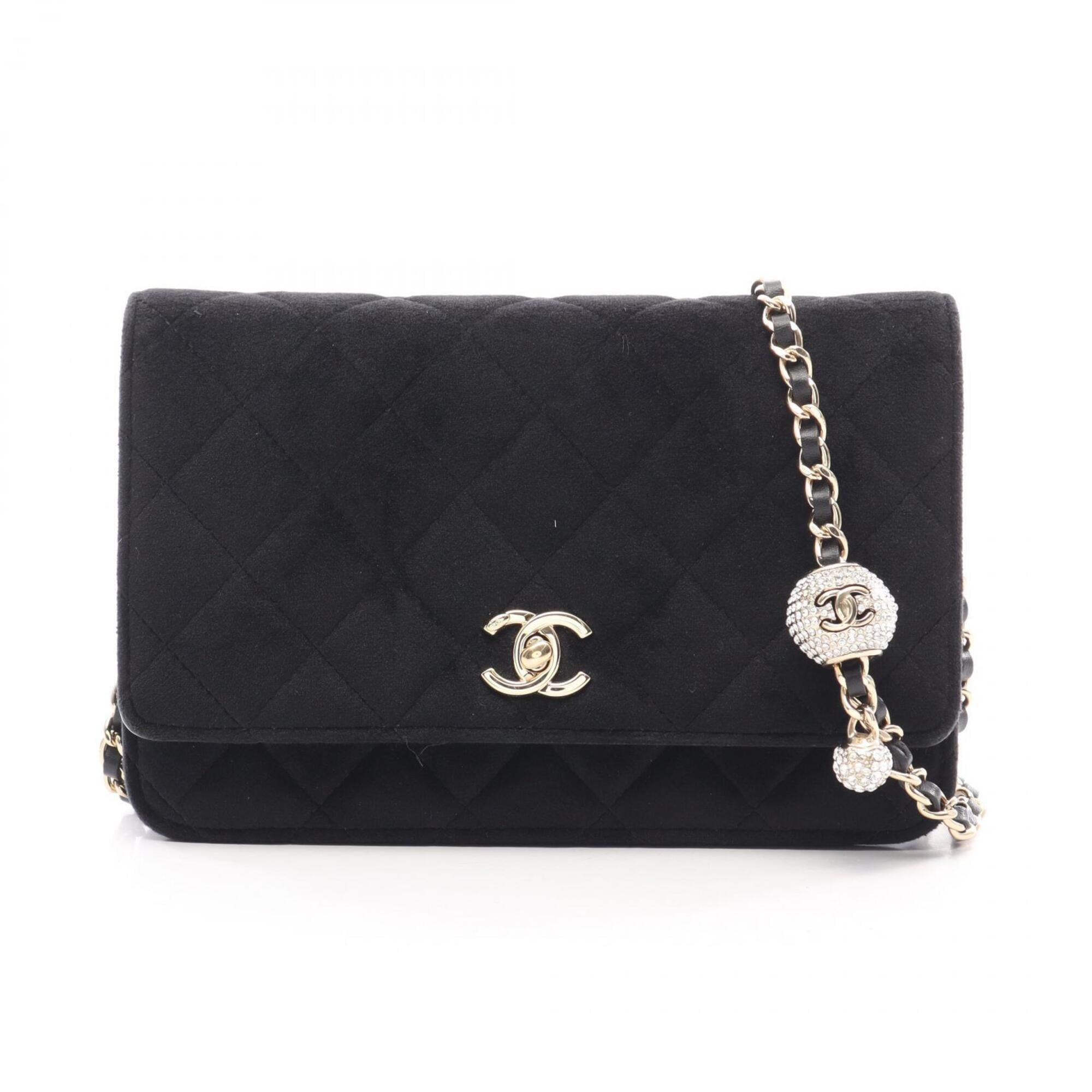 Chanel Black Fabric Handbag Shoulder Bag (Pre-Owned)