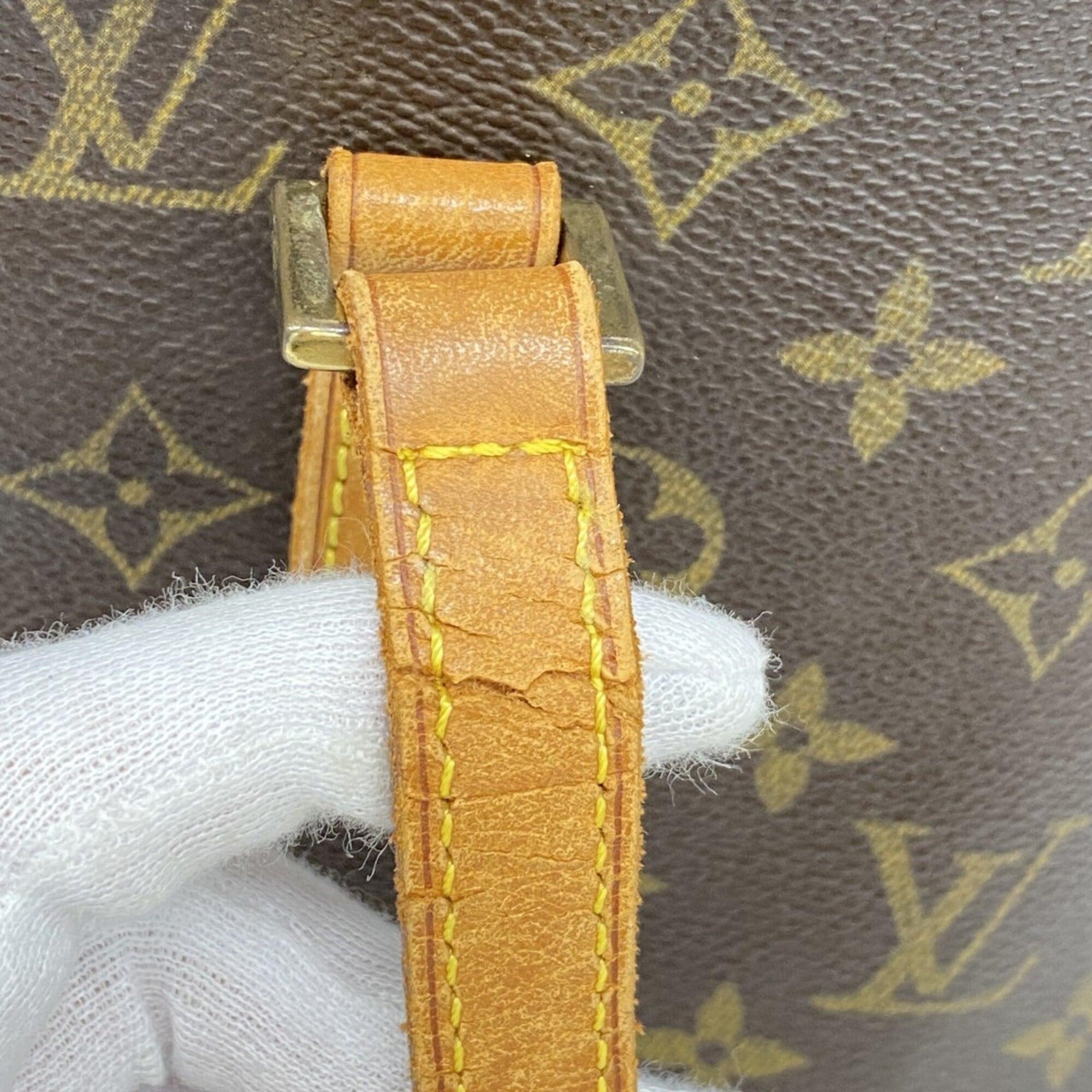 Louis Vuitton Brown Handbag (Pre-Owned)
