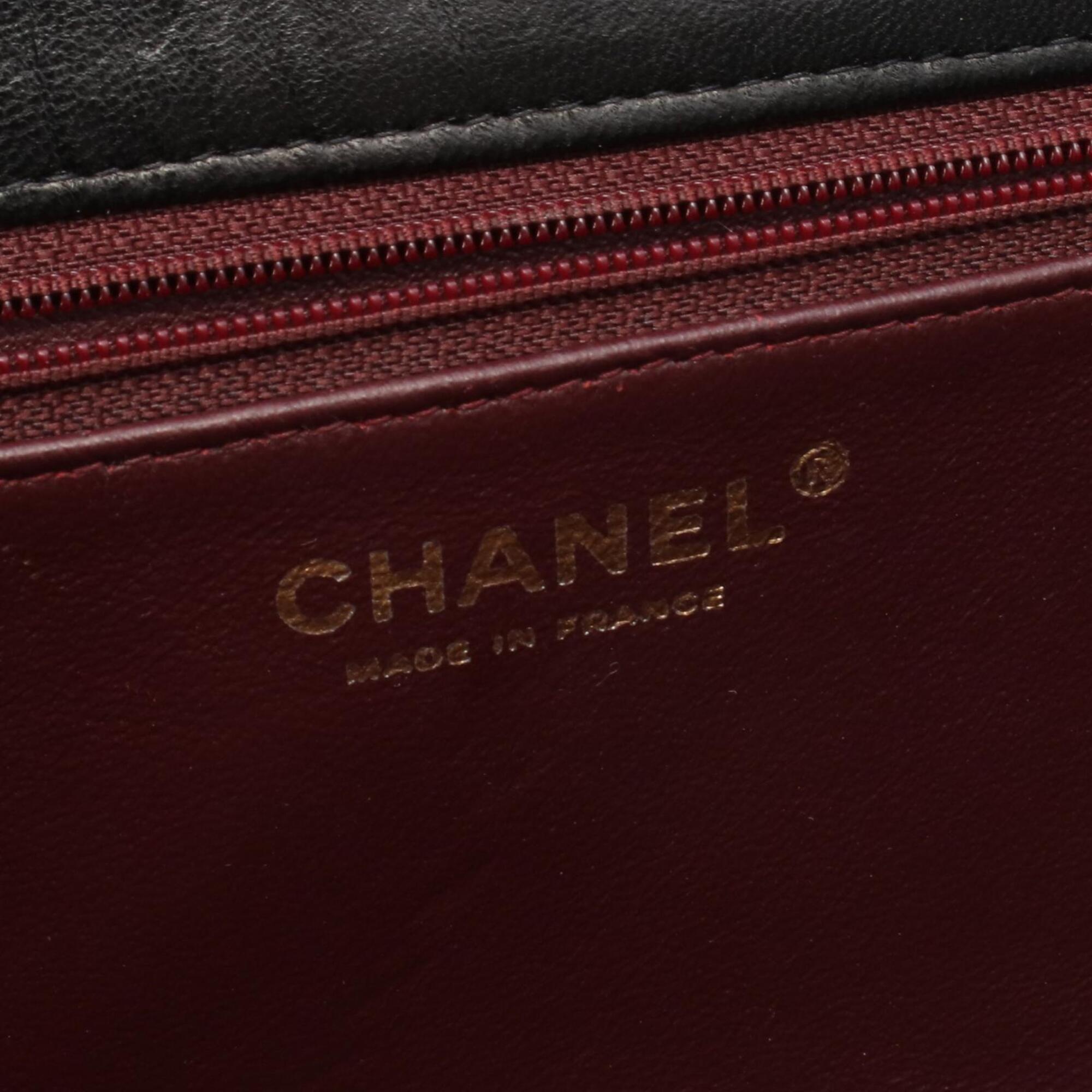 Chanel Black Leather Handbag Shoulder Bag (Pre-Owned)