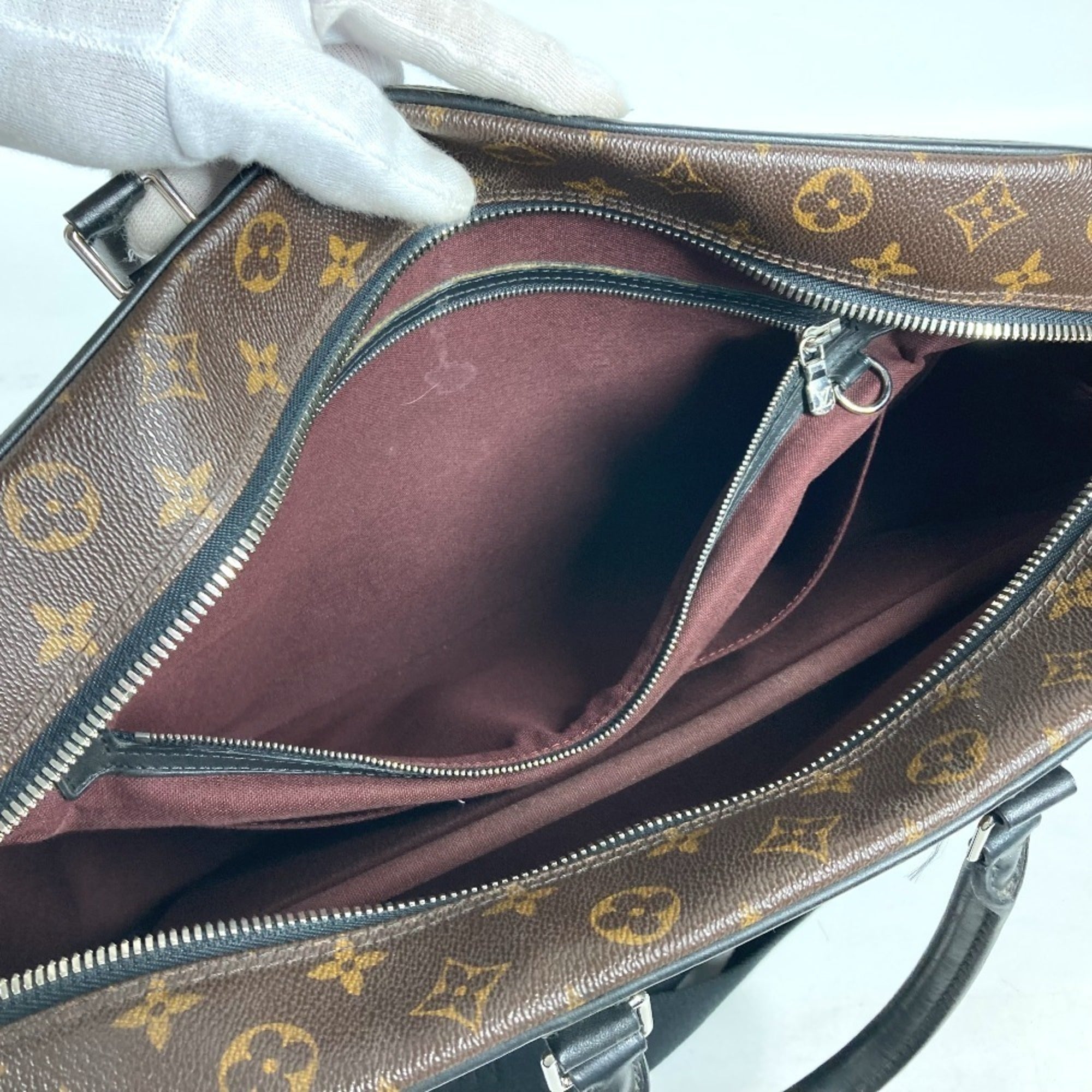Louis Vuitton Black Brown Canvas Shoulder Bag (Pre-Owned)