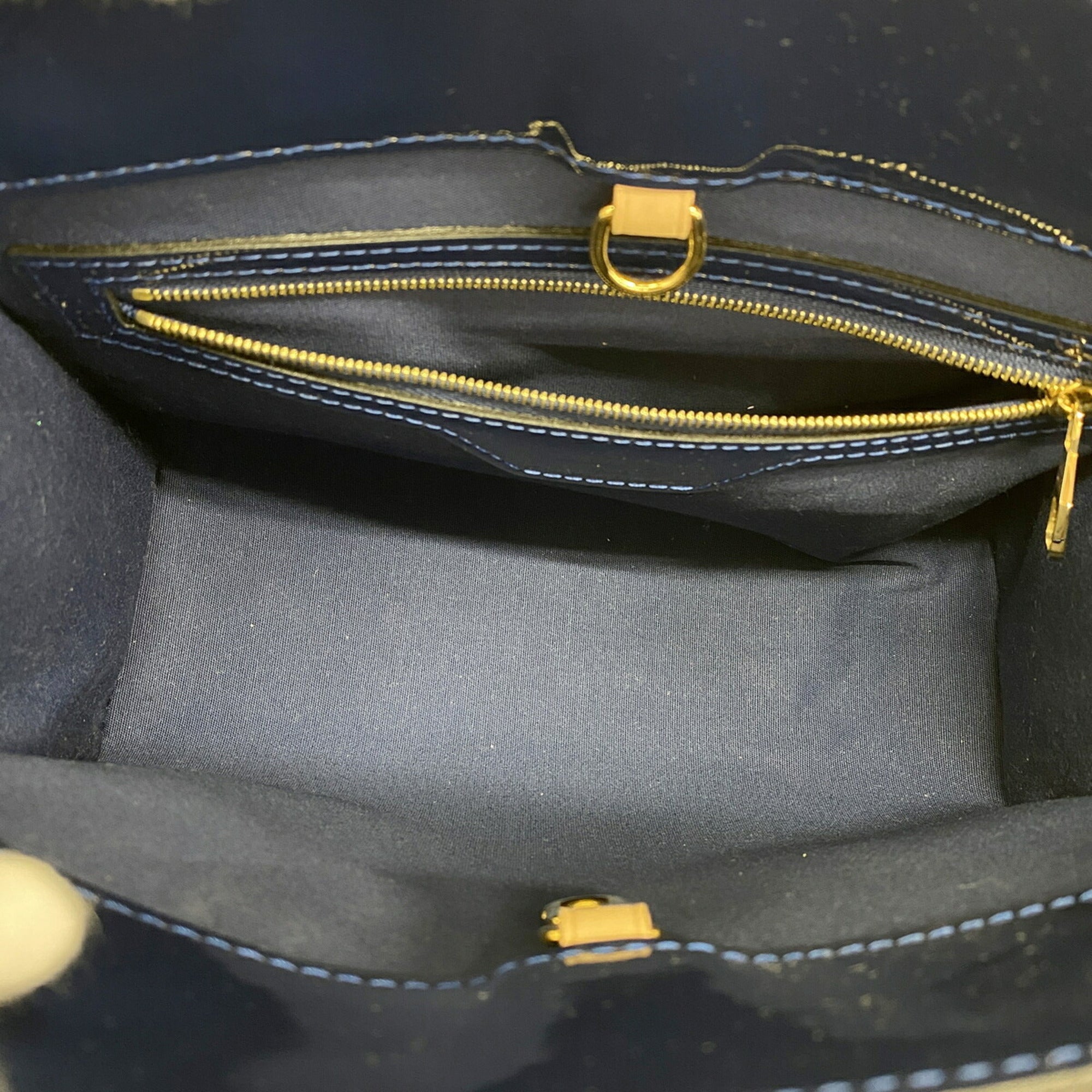 Louis Vuitton Grand Blue Handbag (Pre-Owned)