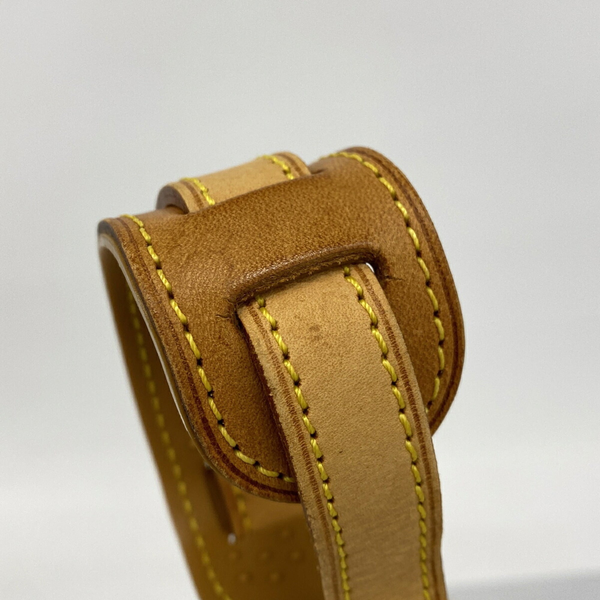 Louis Vuitton Brown Shoulder Bag (Pre-Owned)