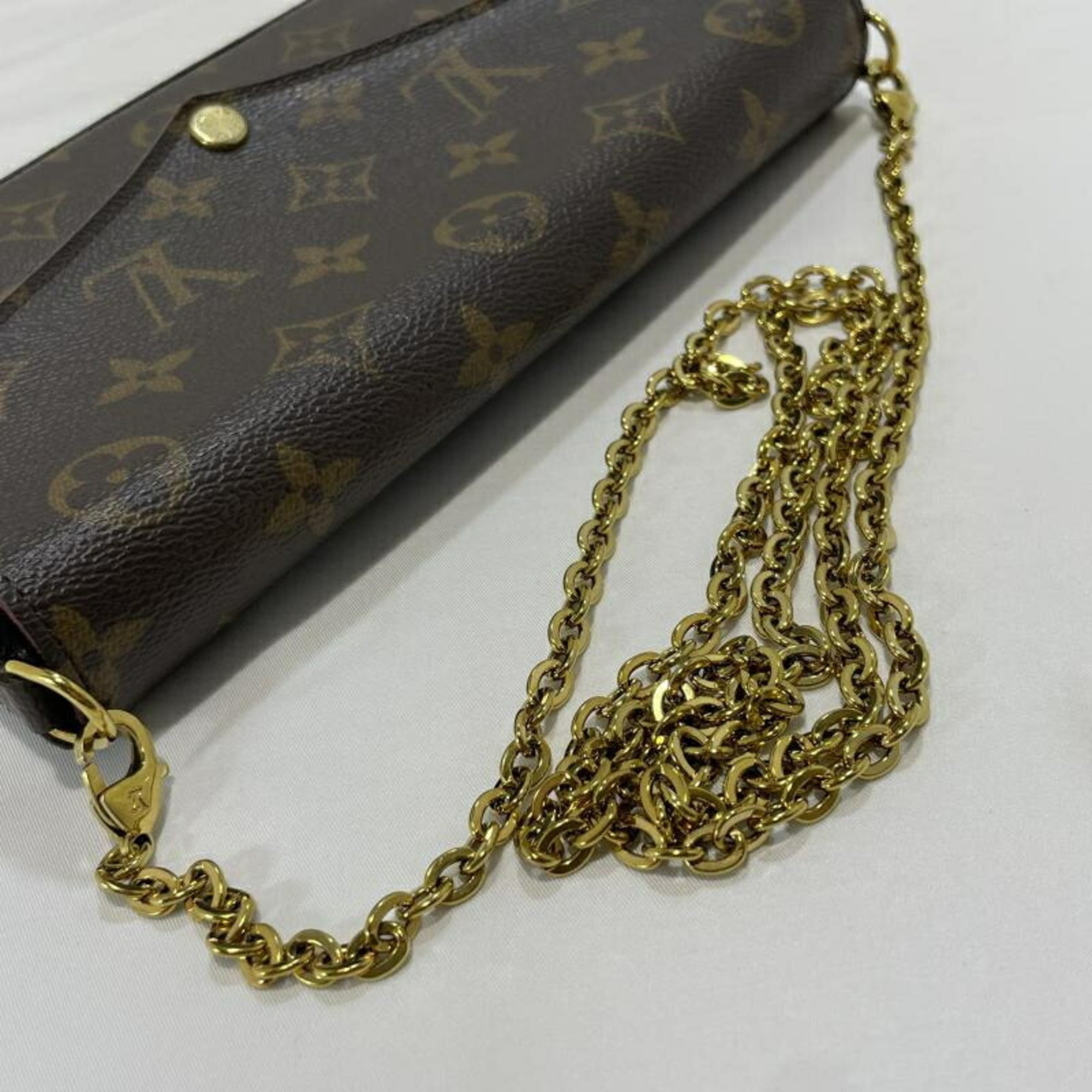 Louis Vuitton Brown Shoulder Bag (Pre-Owned)