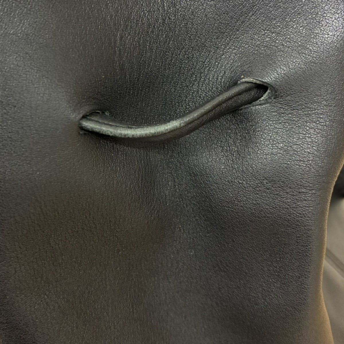 Coach Black Leather Shoulder Bag (Pre-Owned)