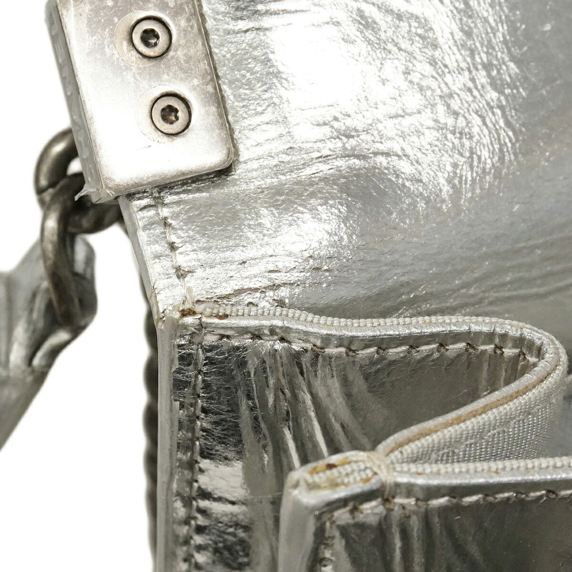 Chanel Silver Shoulder Bag (Pre-Owned)