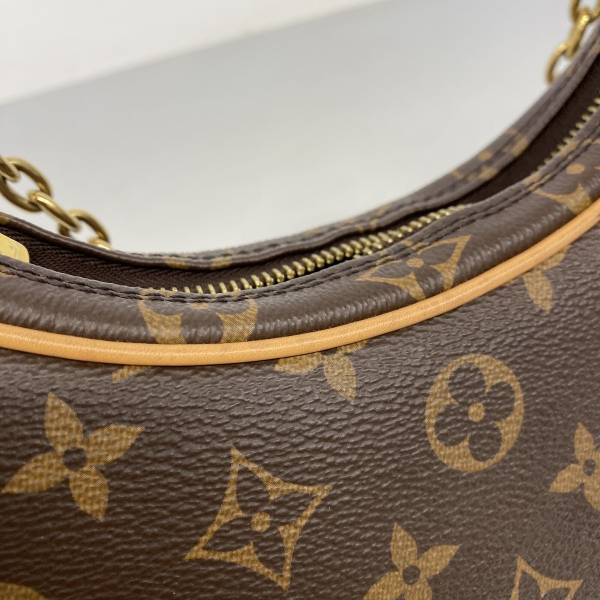 Louis Vuitton Brown Shoulder Bag (Pre-Owned)