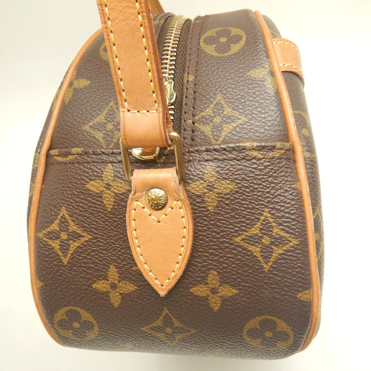 Louis Vuitton Brown Monogram Canvas Shoulder Bag (Pre-Owned)