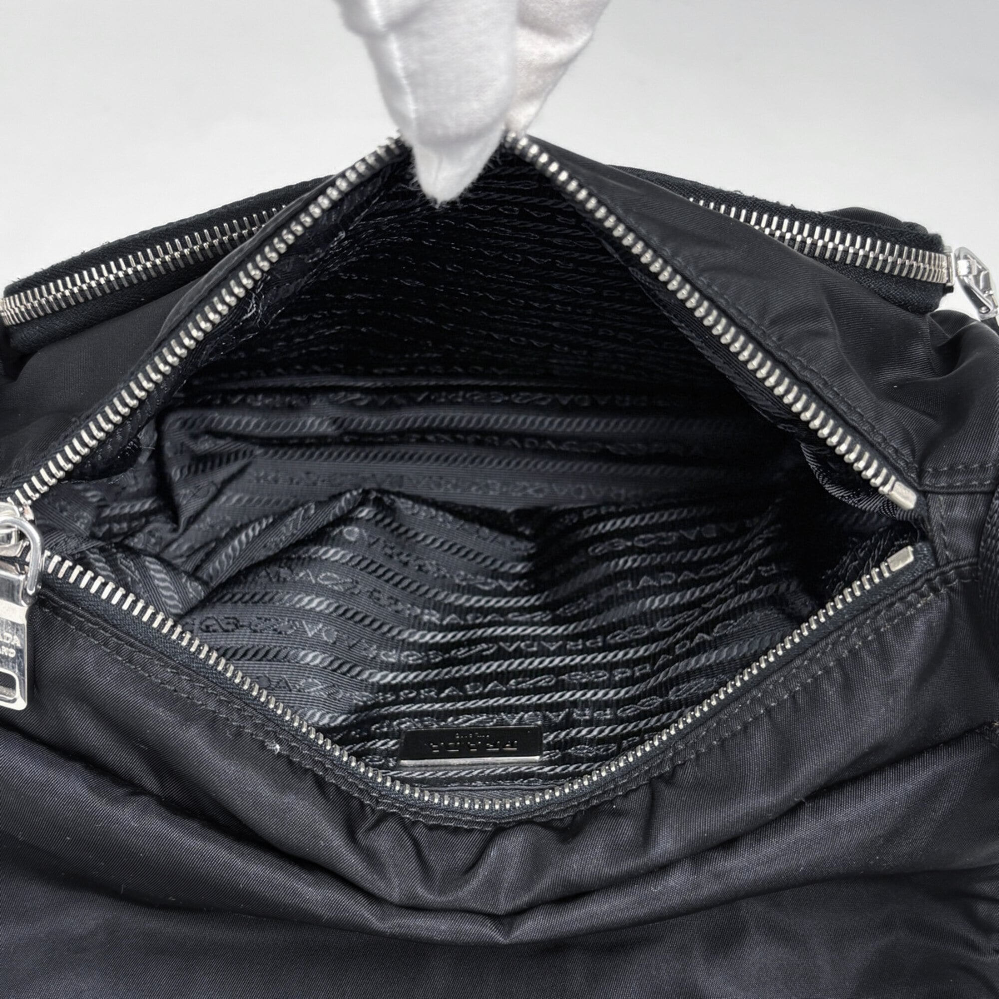 Prada Black Leather Messenger Bag Shoulder Bag (Pre-Owned)