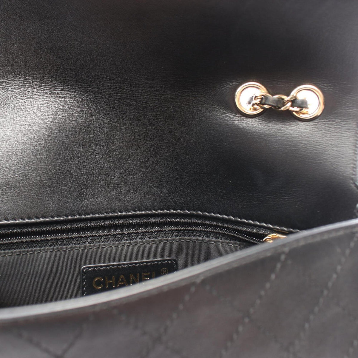 Chanel Black Leather Handbag Shoulder Bag (Pre-Owned)