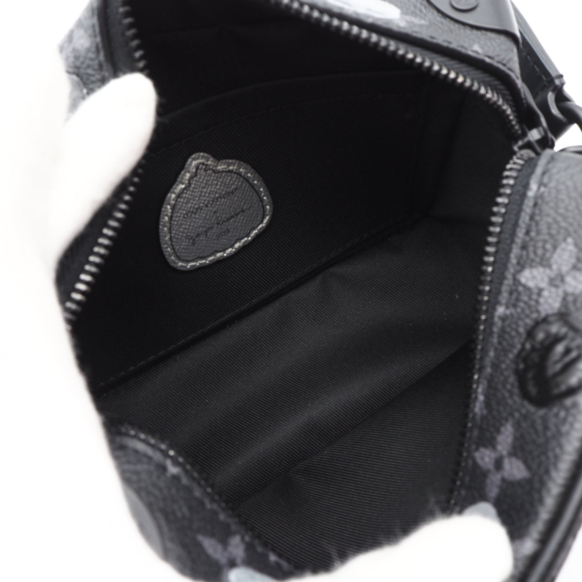 Louis Vuitton Black White Leather Shoulder Bag (Pre-Owned)