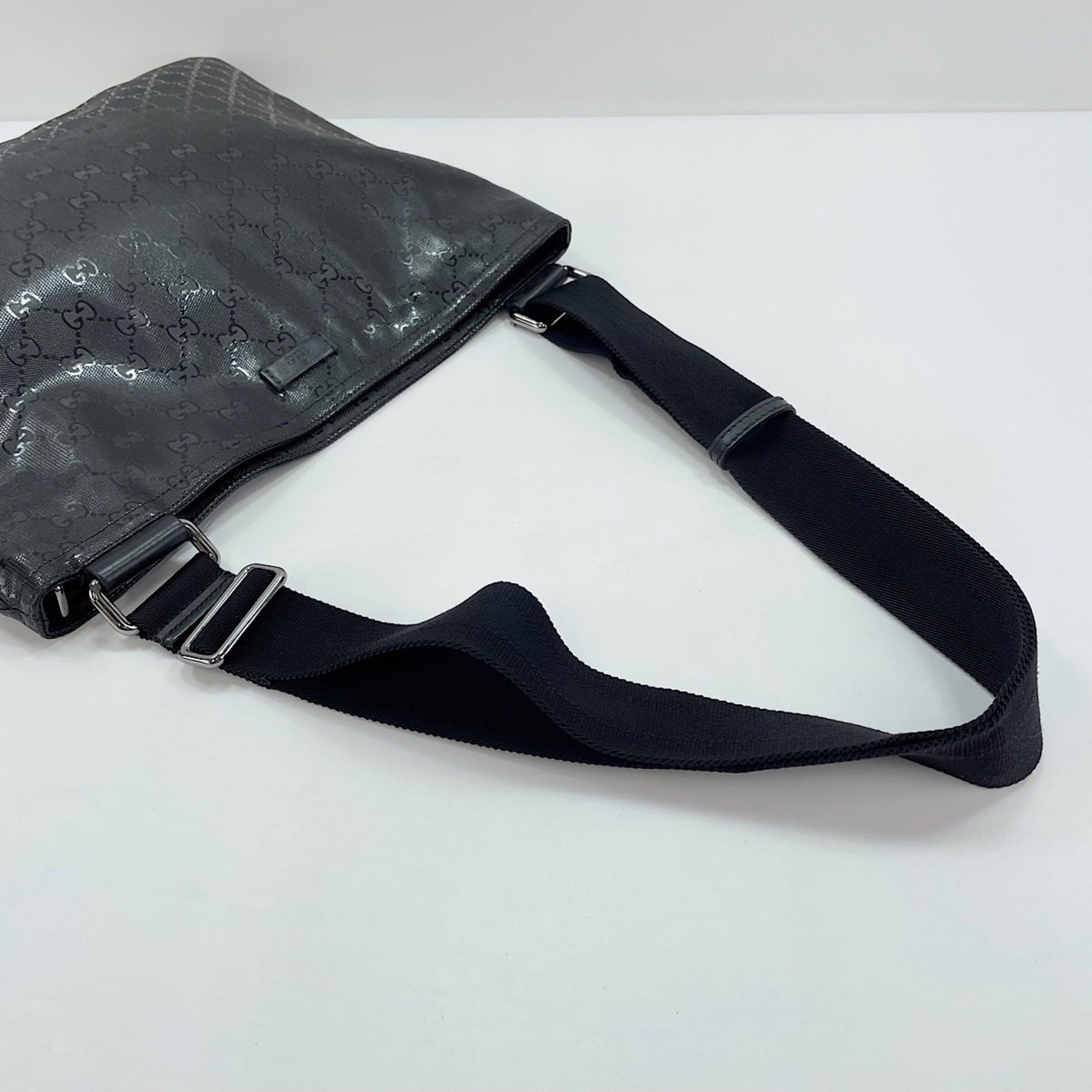 Gucci Gg Imprimé Black Gg Imprimé Shoulder Bag (Pre-Owned)