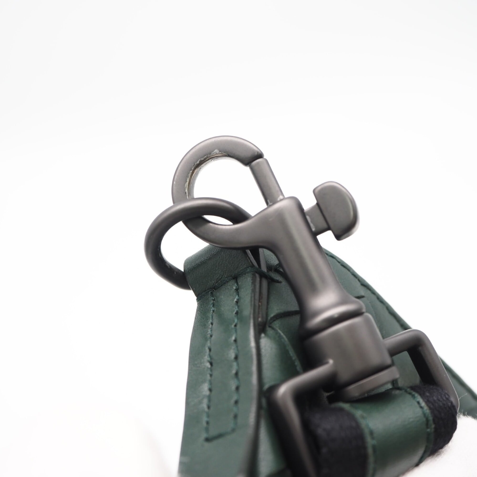 Bottega Veneta Intrecciato Black Green Leather Shoulder Bag (Pre-Owned)