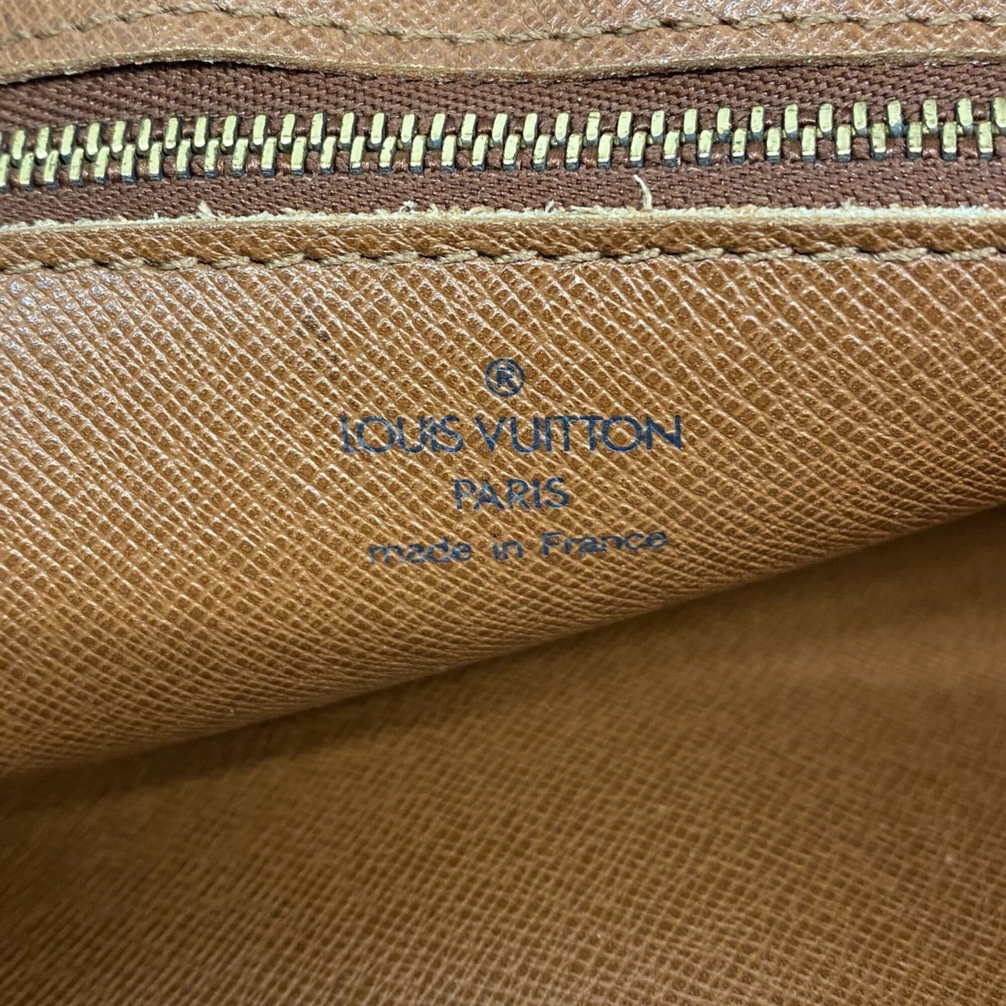 Louis Vuitton Brown Clutch Bag (Pre-Owned)