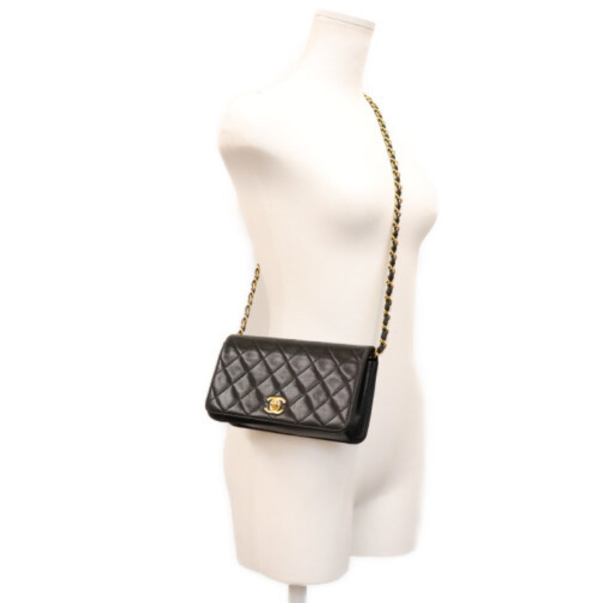 Chanel Black Leather Shoulder Bag (Pre-Owned)