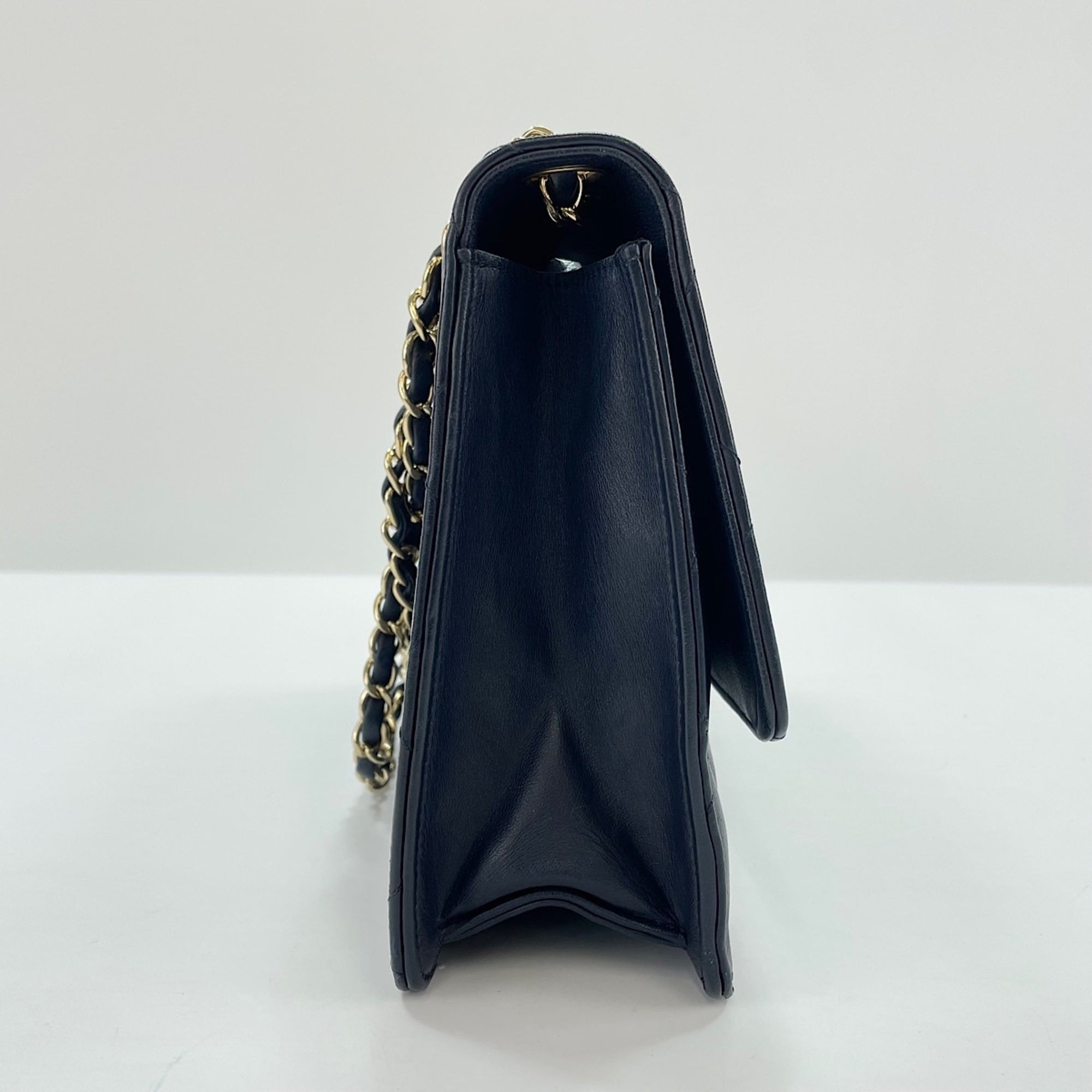 Chanel Navy Shoulder Bag (Pre-Owned)