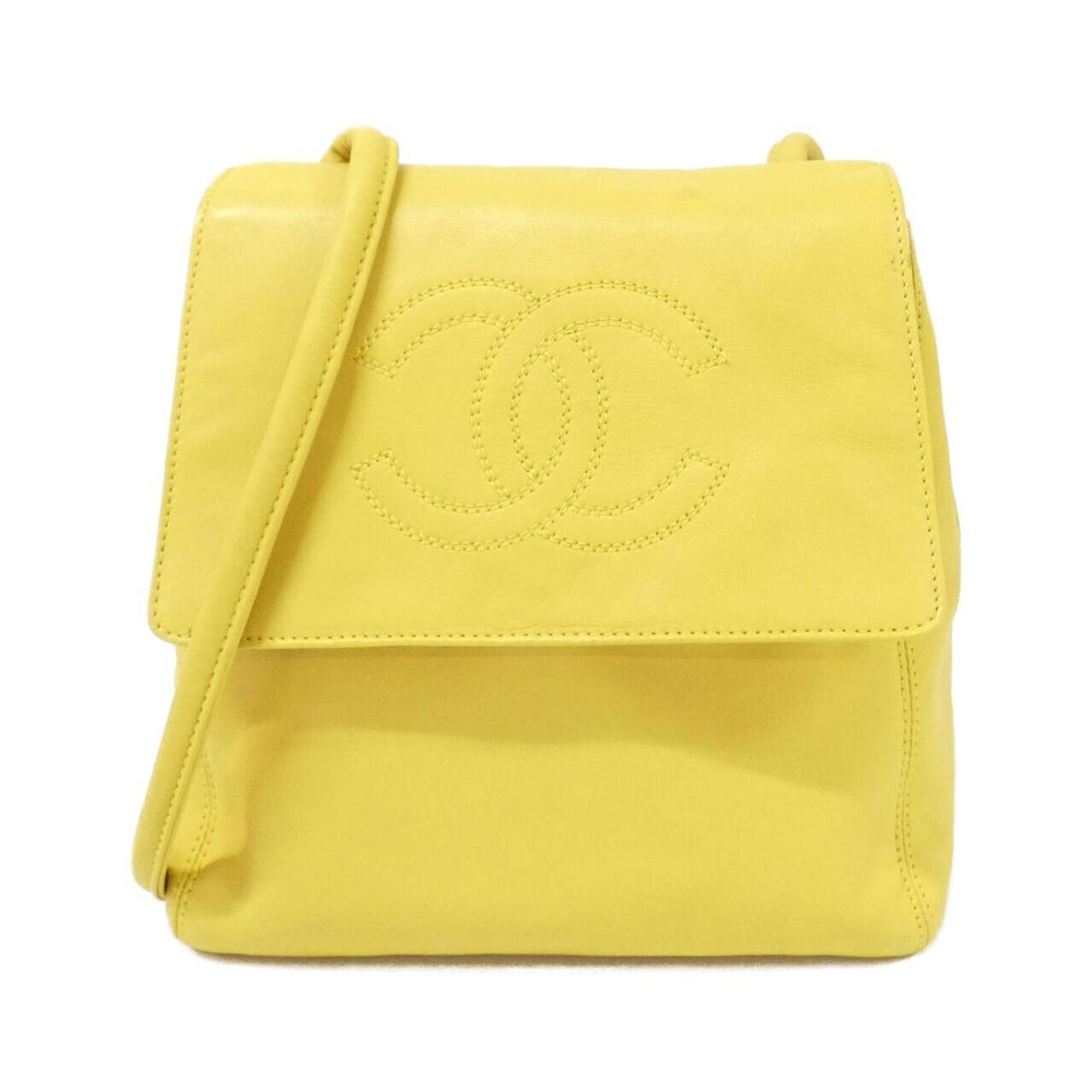 Chanel Yellow Leather Shoulder Bag (Pre-Owned)