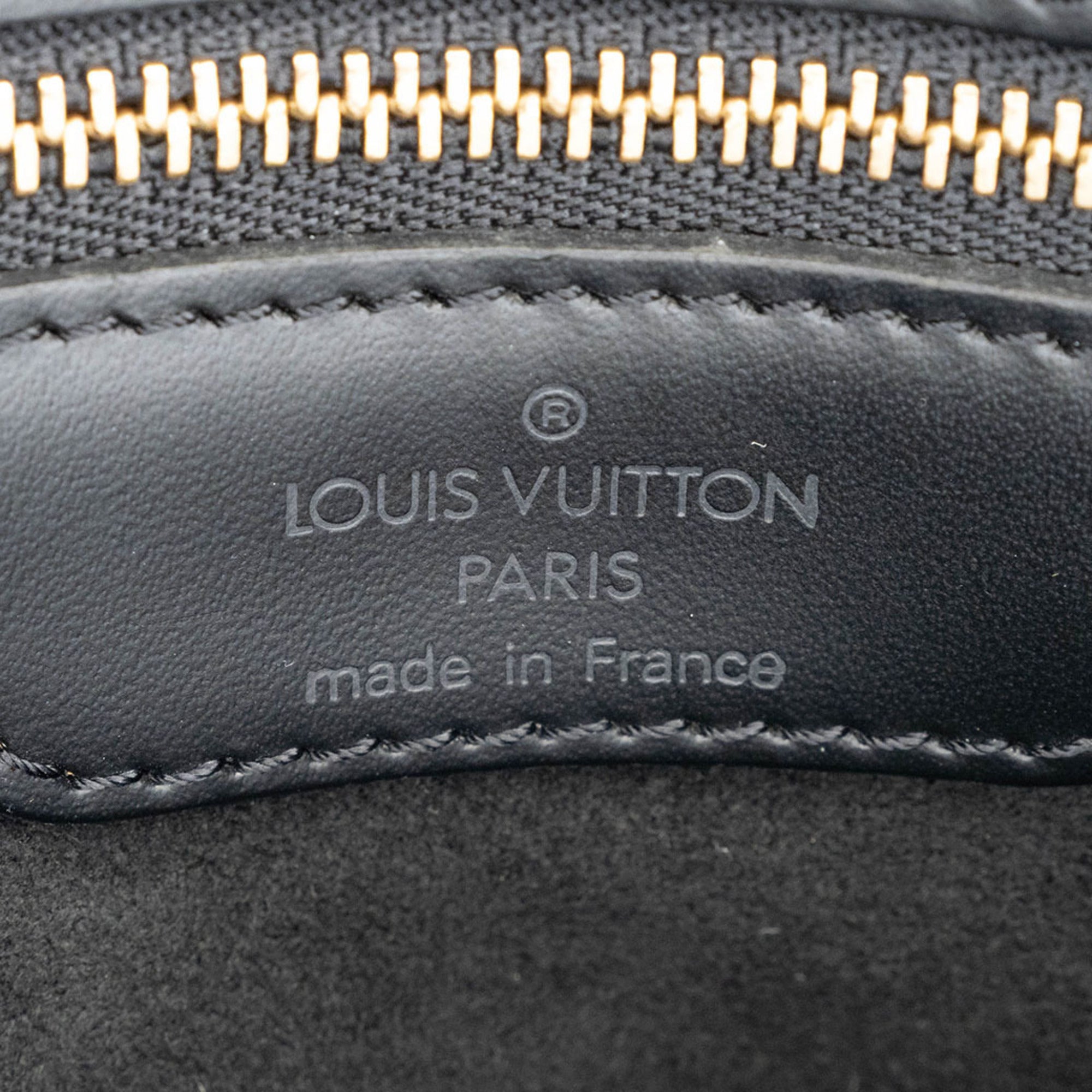 Louis Vuitton Noir Epi Leather Shoulder Bag (Pre-Owned)
