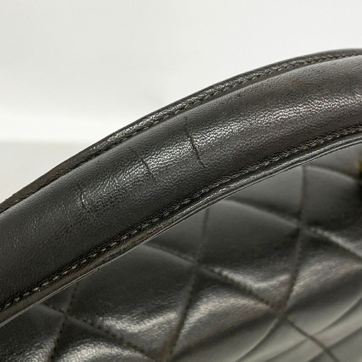 Chanel Black Leather Handbag (Pre-Owned)