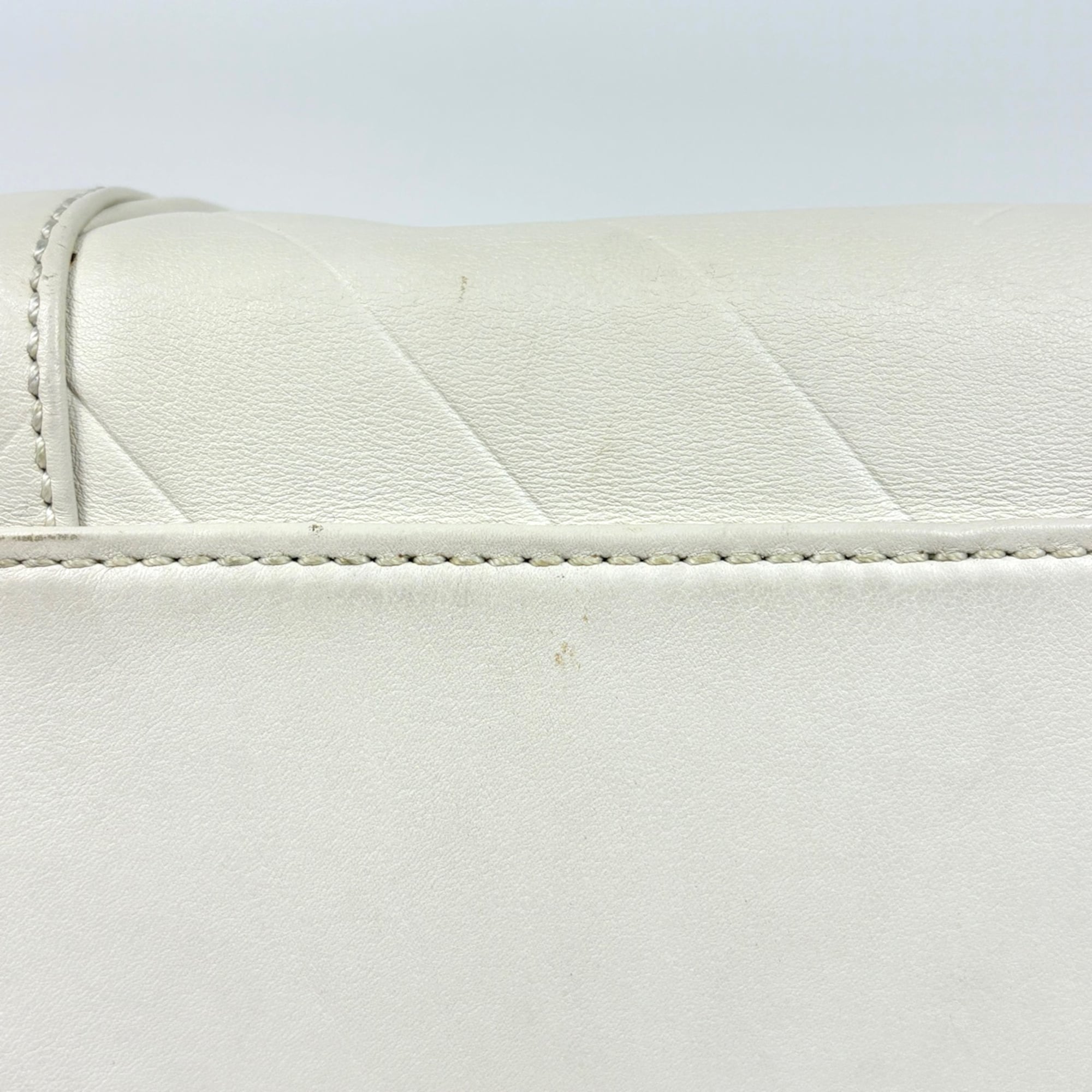 Chanel Ivory Leather Handbag (Pre-Owned)
