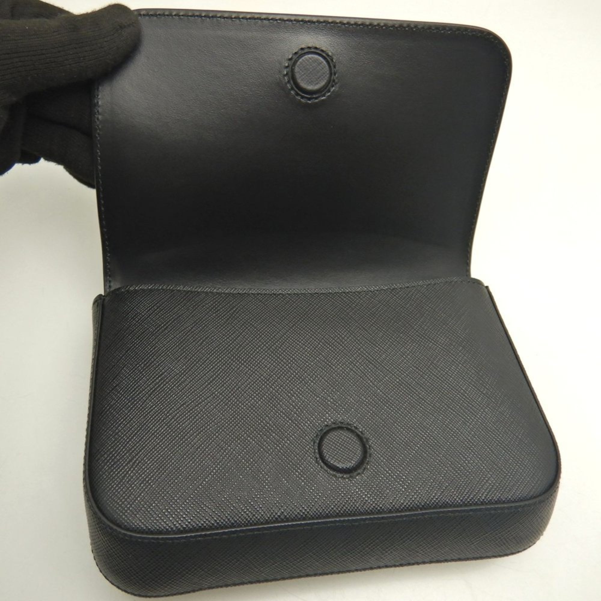 Prada Nero Leather Shoulder Bag (Pre-Owned)