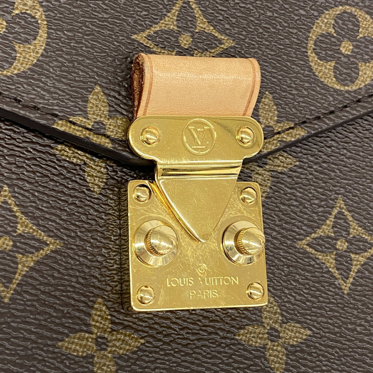 Louis Vuitton Brown Handbag (Pre-Owned)