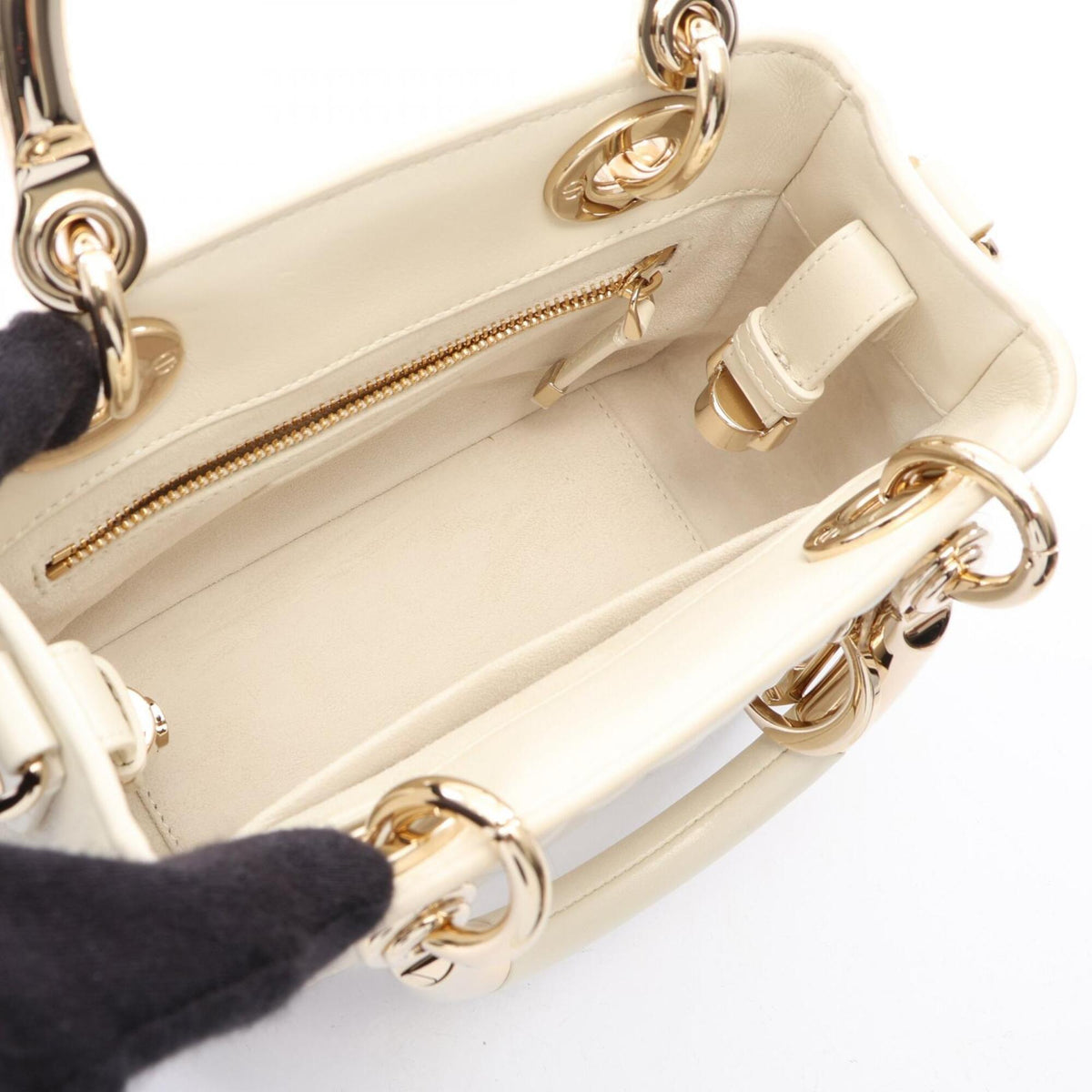 Christian Dior White Leather Handbag (Pre-Owned)
