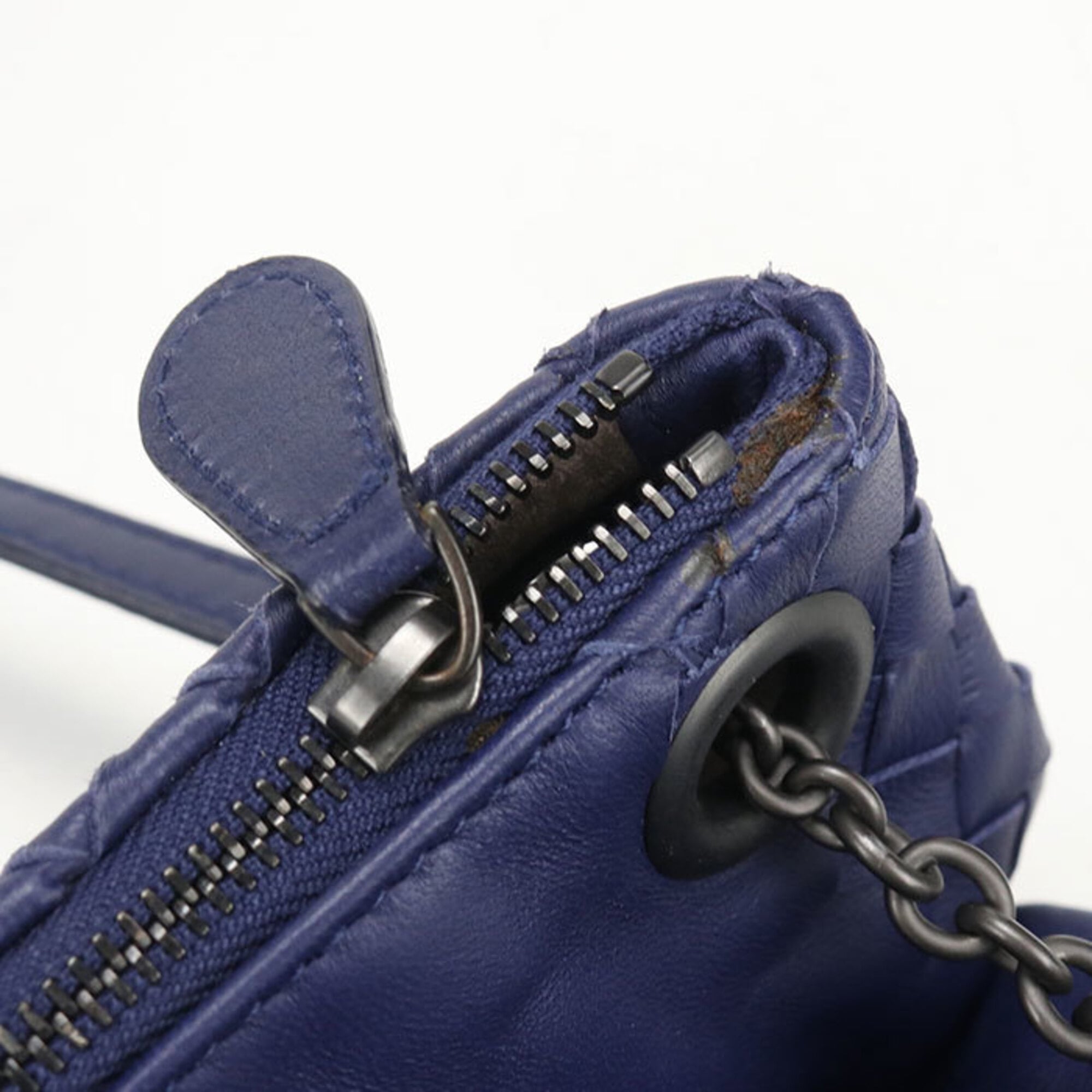 Bottega Veneta Blue Leather Handbag (Pre-Owned)