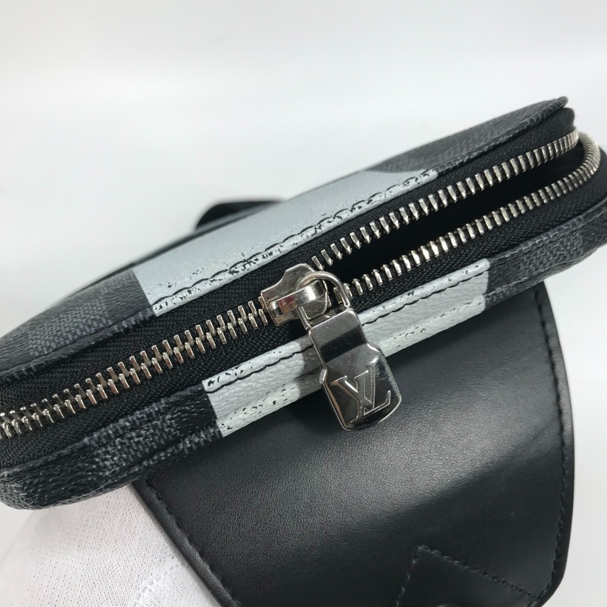 Louis Vuitton Black Galle Gray Canvas Shoulder Bag Sling Bag (Pre-Owned)