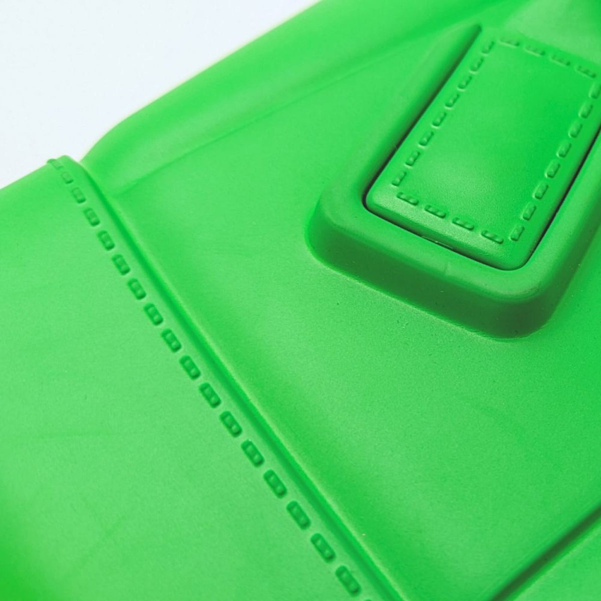 Bottega Veneta Green Rubber Handbag (Pre-Owned)