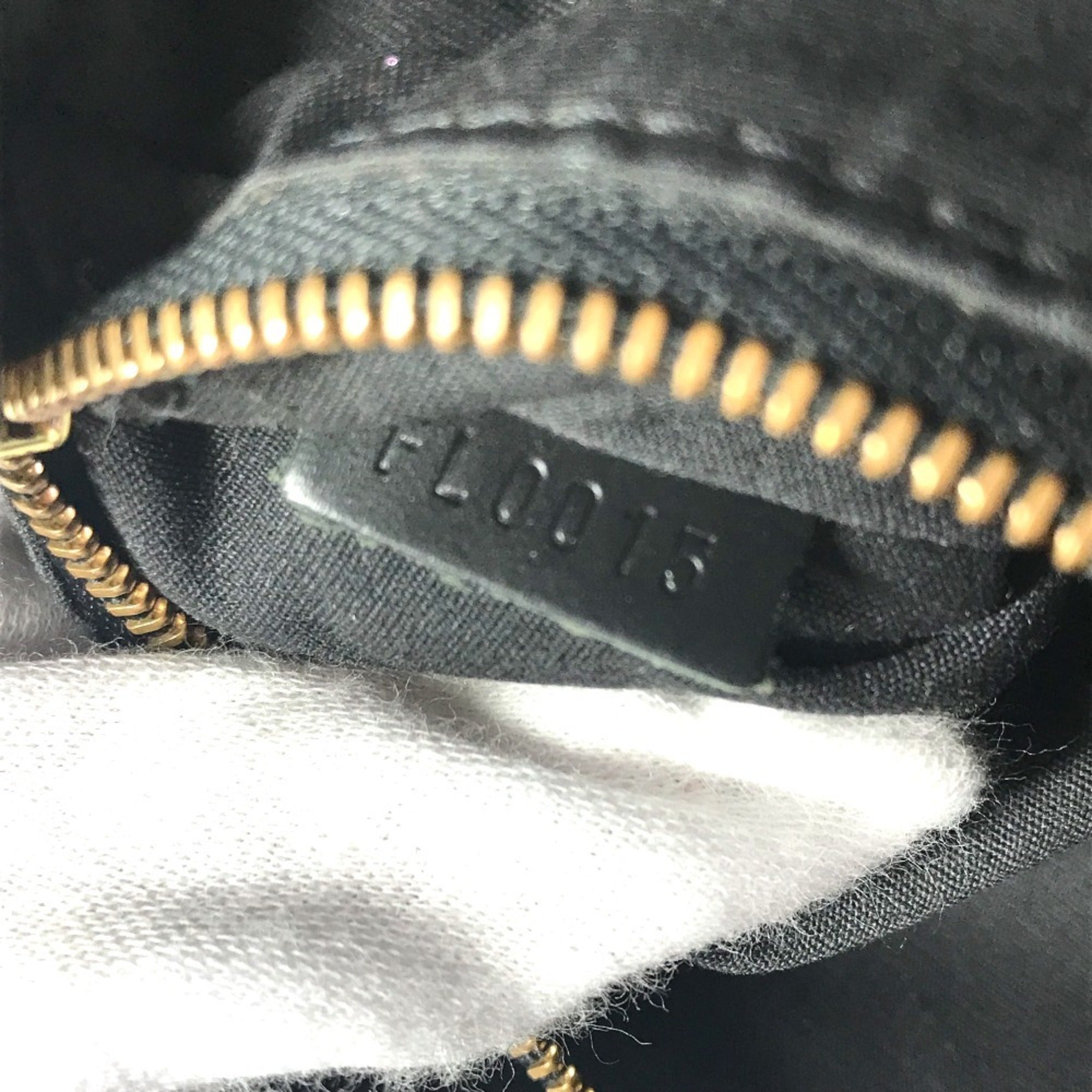 Louis Vuitton Epi Black Noir Epi Leather Shoulder Bag (Pre-Owned)