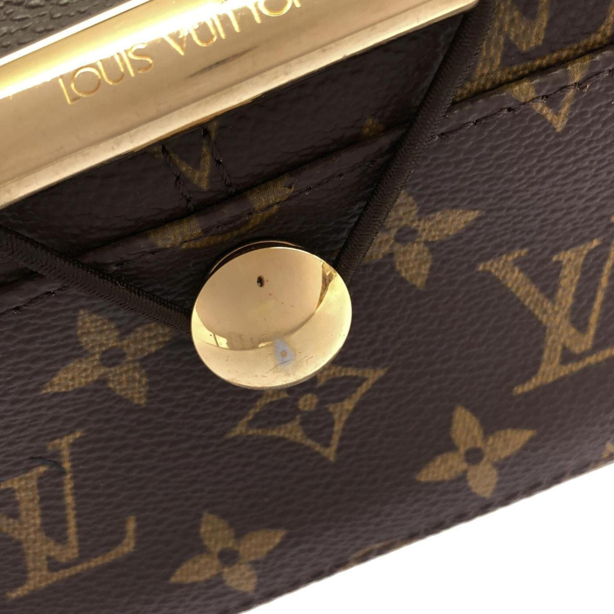 Louis Vuitton Marron Coated Canvas Shoulder Bag (Pre-Owned)