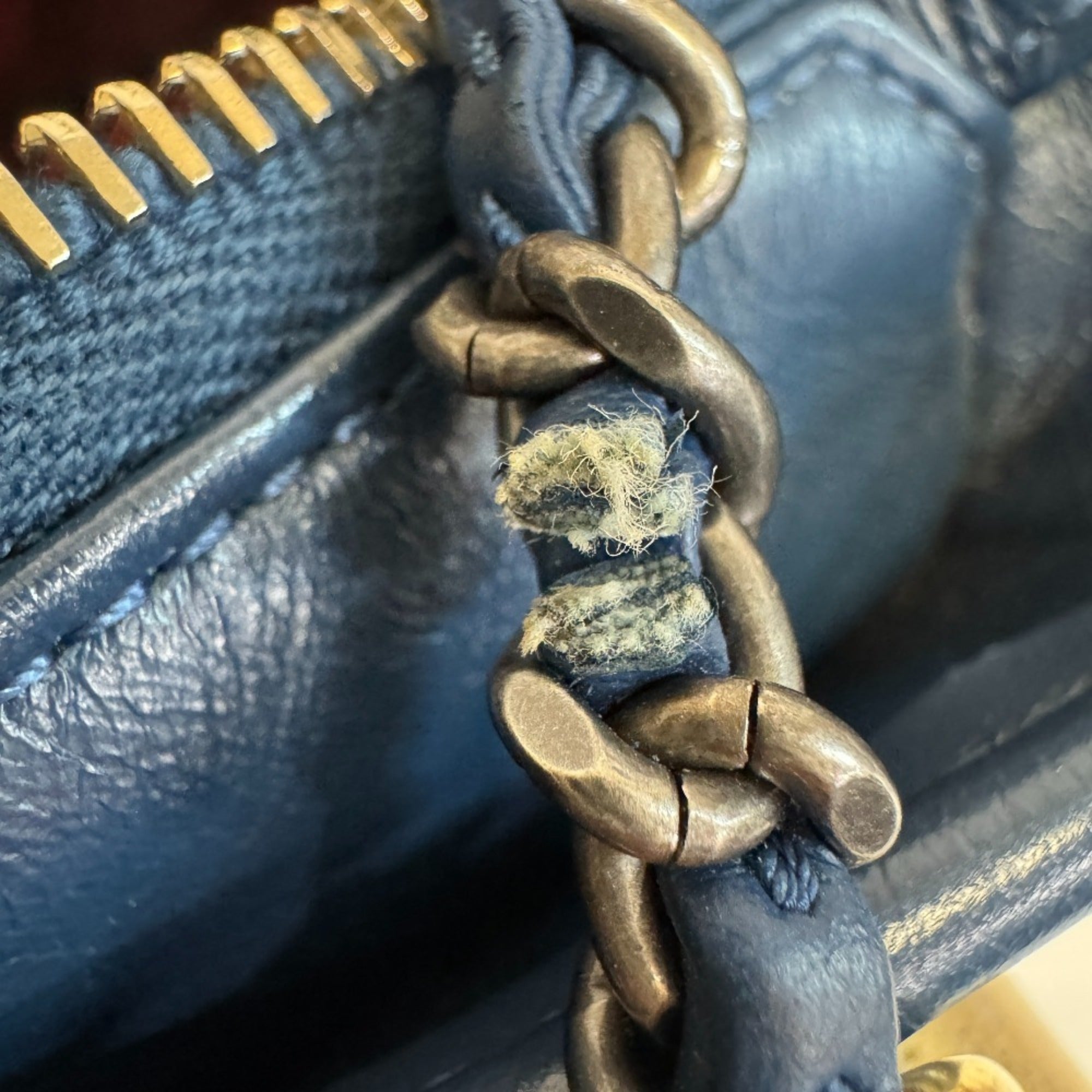 Chanel Blue Leather Shoulder Bag (Pre-Owned)