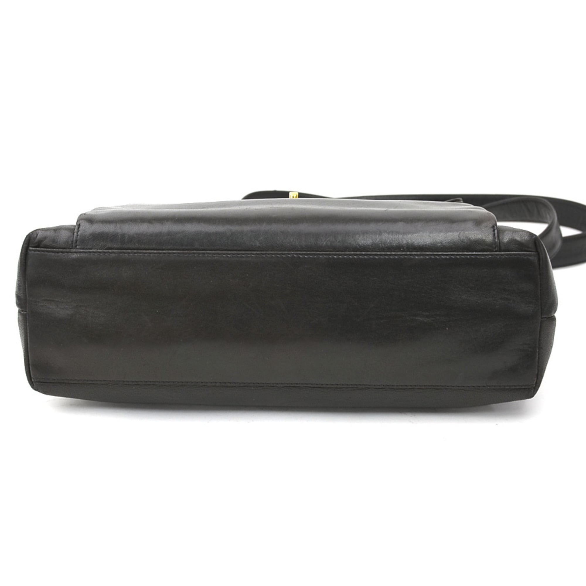 Chanel Black Leather Shoulder Bag (Pre-Owned)
