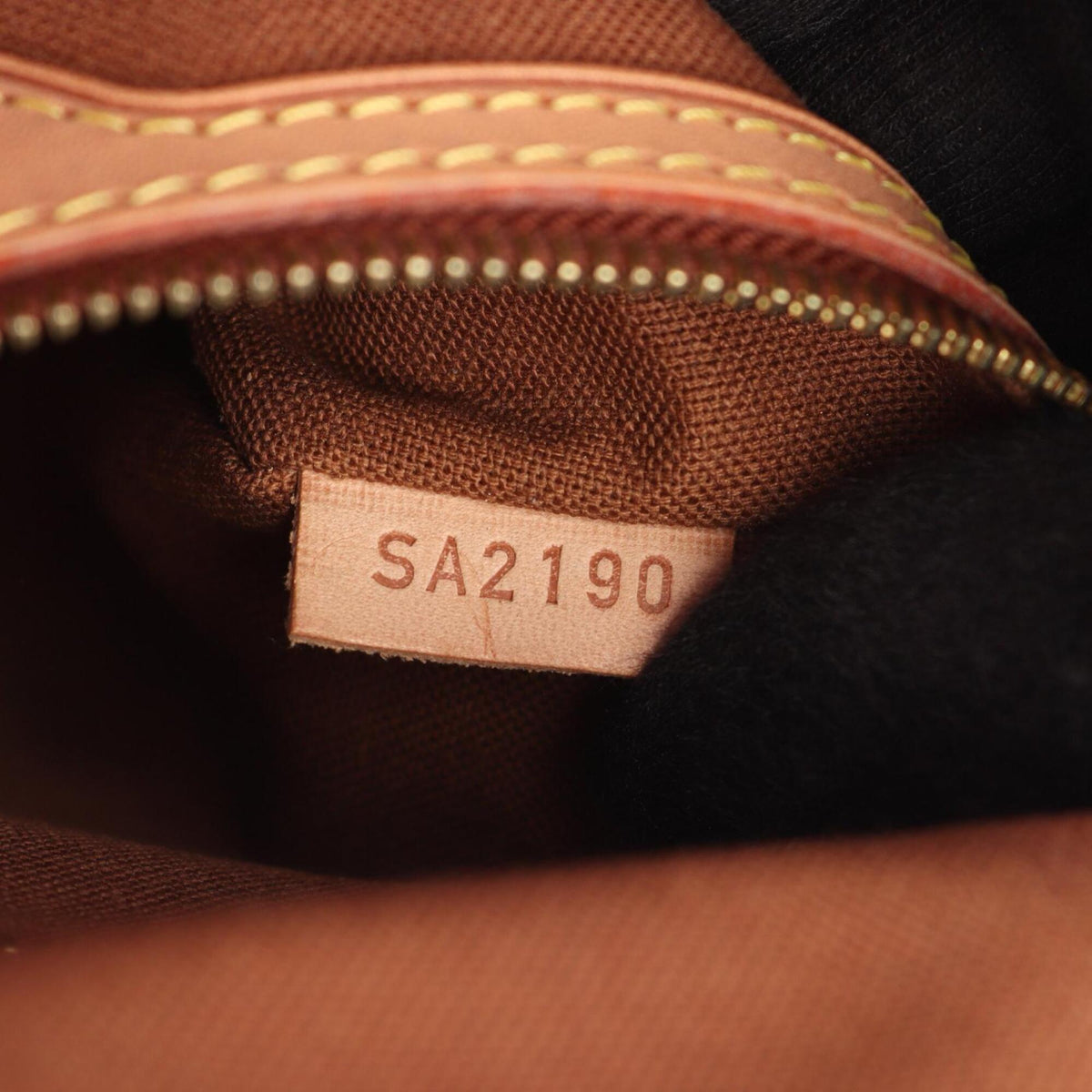 Louis Vuitton Brown Monogram Monogram Leather Handbag Shoulder Bag (Pre-Owned)