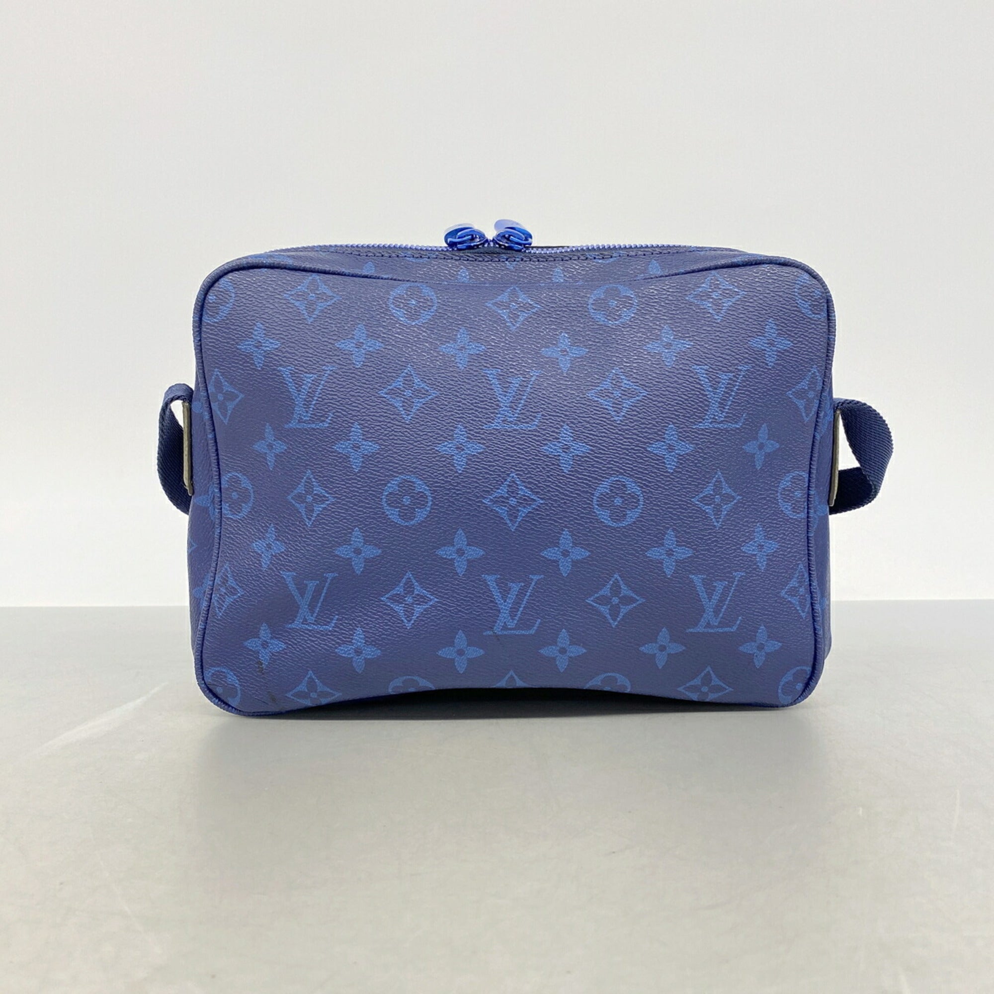 Louis Vuitton Blue Shoulder Bag (Pre-Owned)