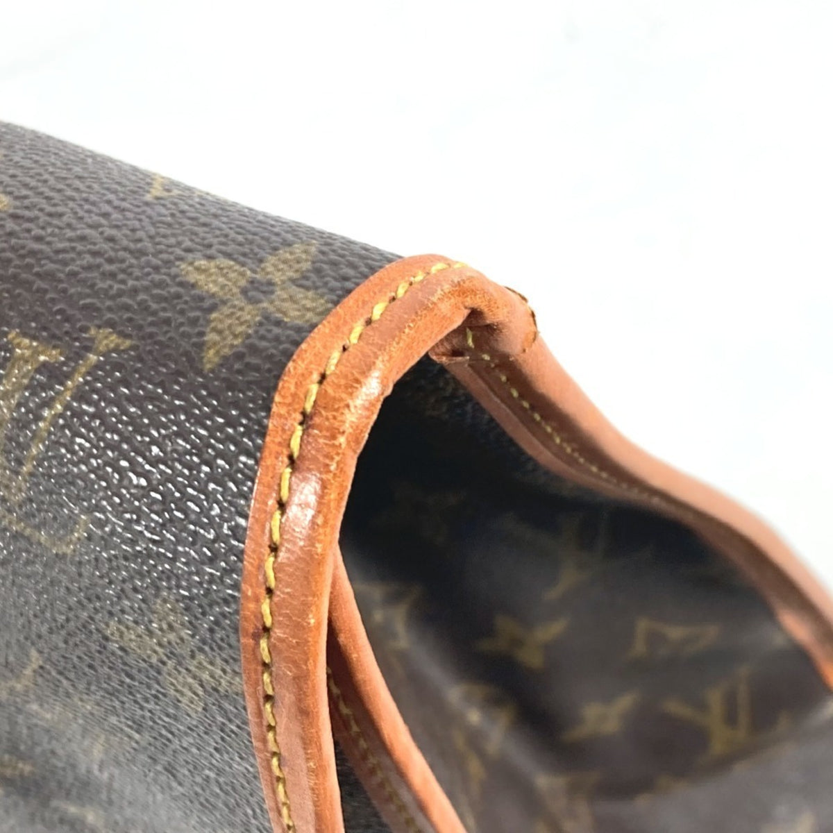 Louis Vuitton Brown Monogram Canvas Handbag Shoulder Bag (Pre-Owned)
