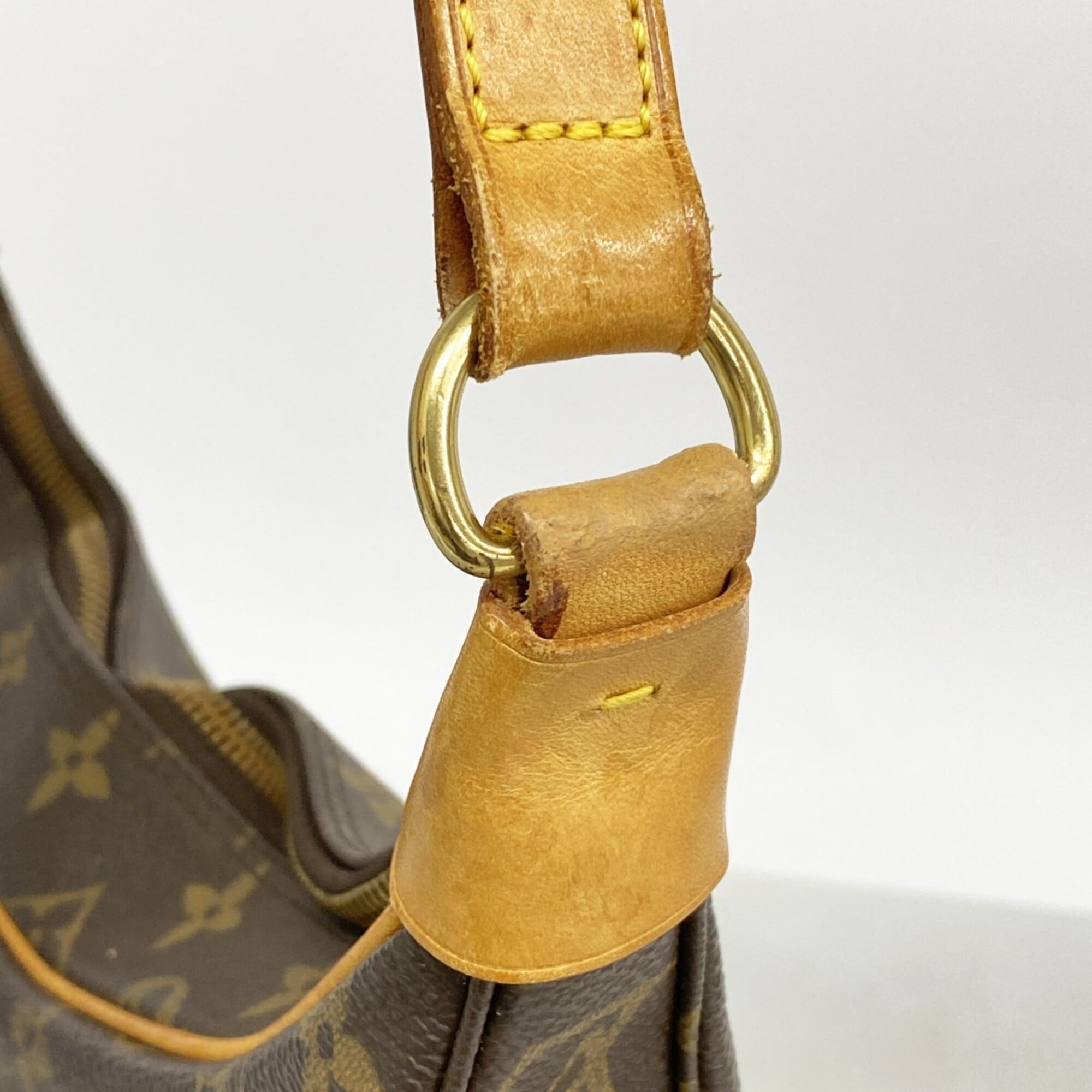 Louis Vuitton Brown Shoulder Bag (Pre-Owned)