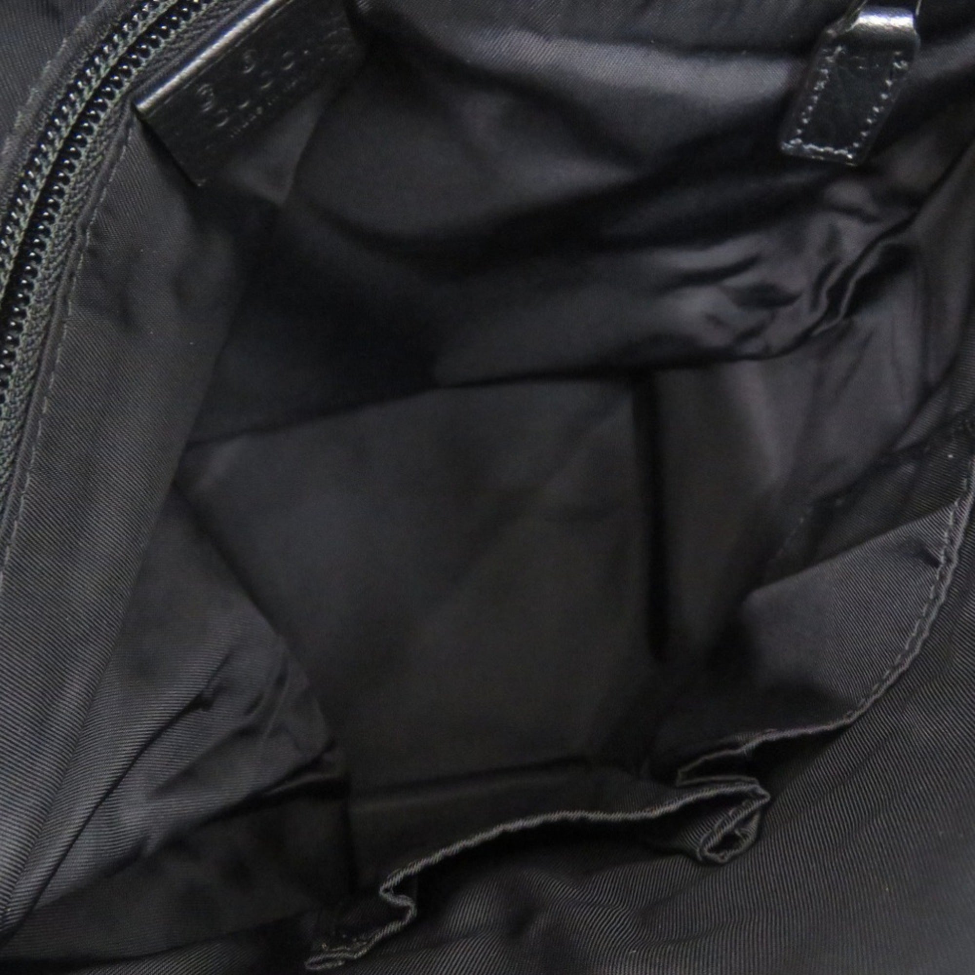 Gucci Black Leather Nylon Shoulder Bag (Pre-Owned)
