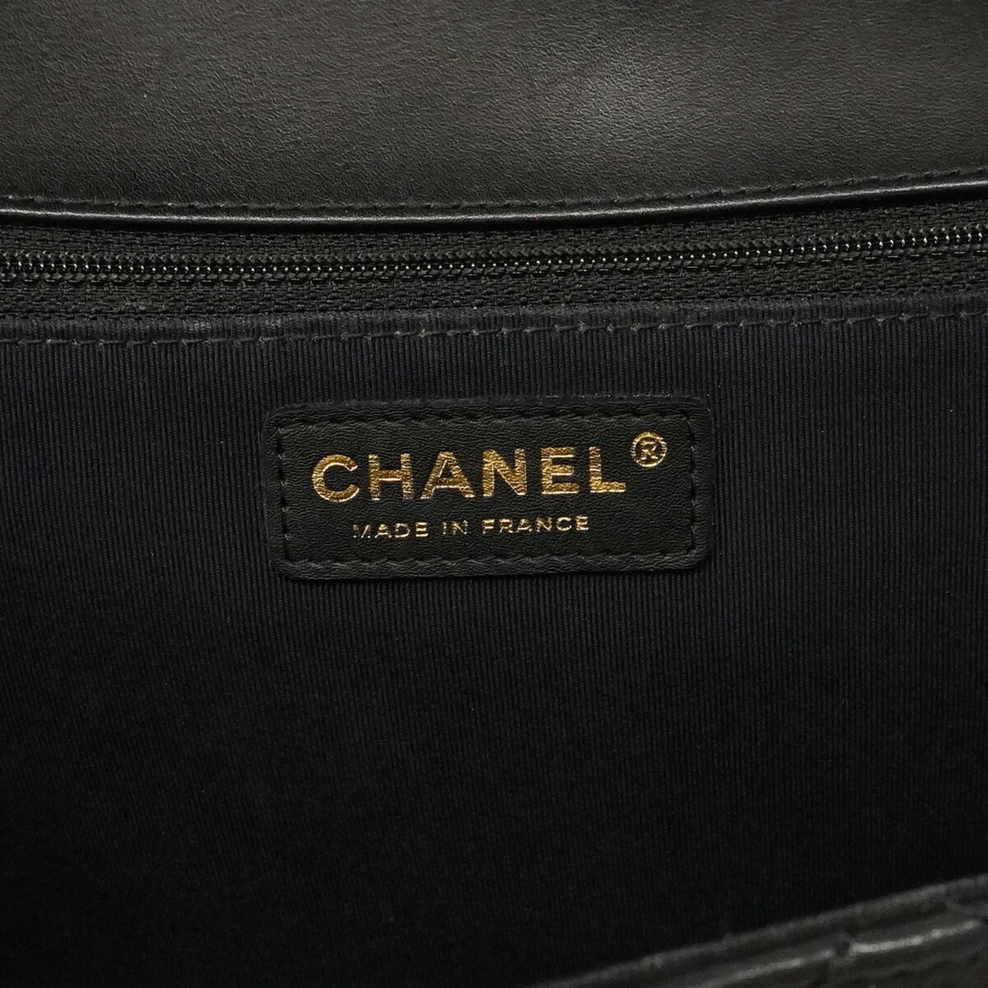 Chanel Black Leather Shoulder Bag (Pre-Owned)