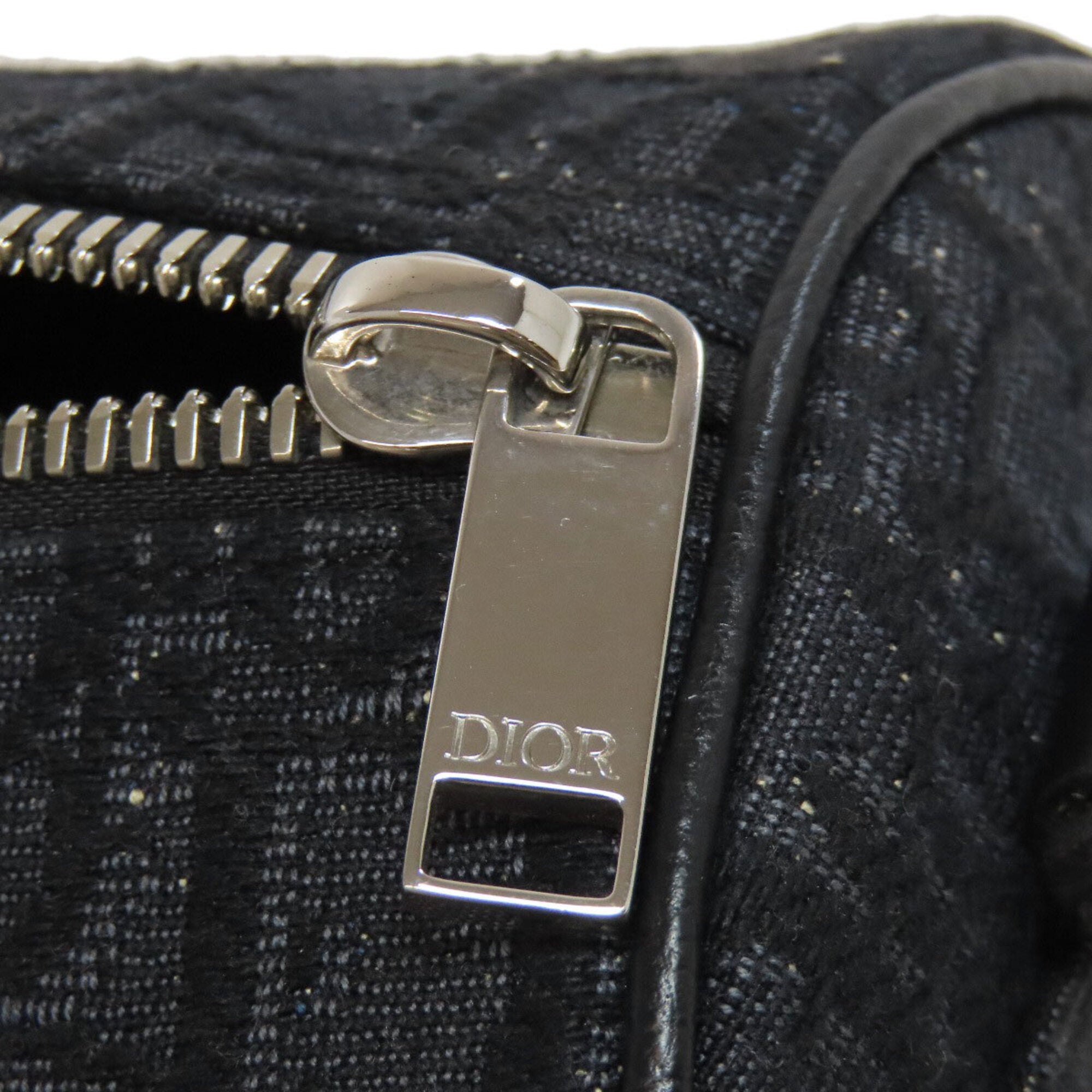 Christian Dior Black Canvas Shoulder Bag (Pre-Owned)